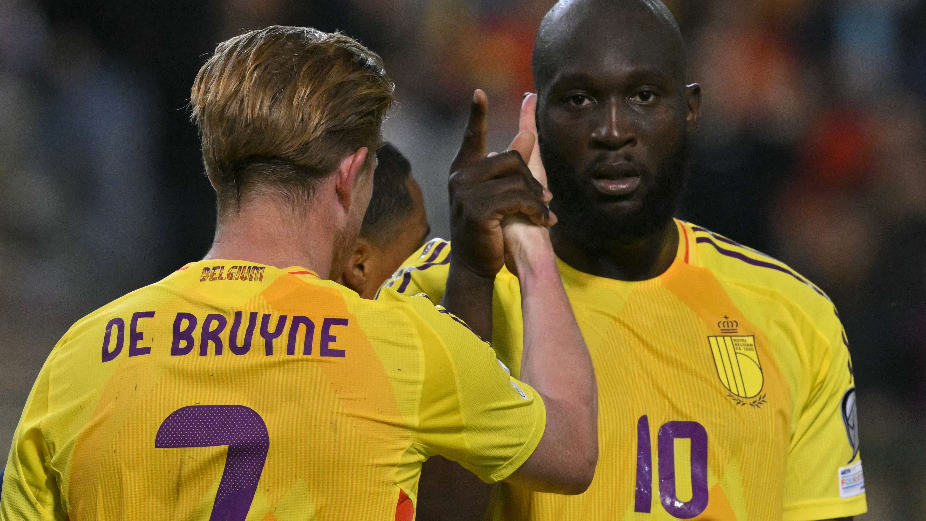 Lukaku and De Bruyne in turmoil: "Too much fuss; the situation isn't good for anyone"  