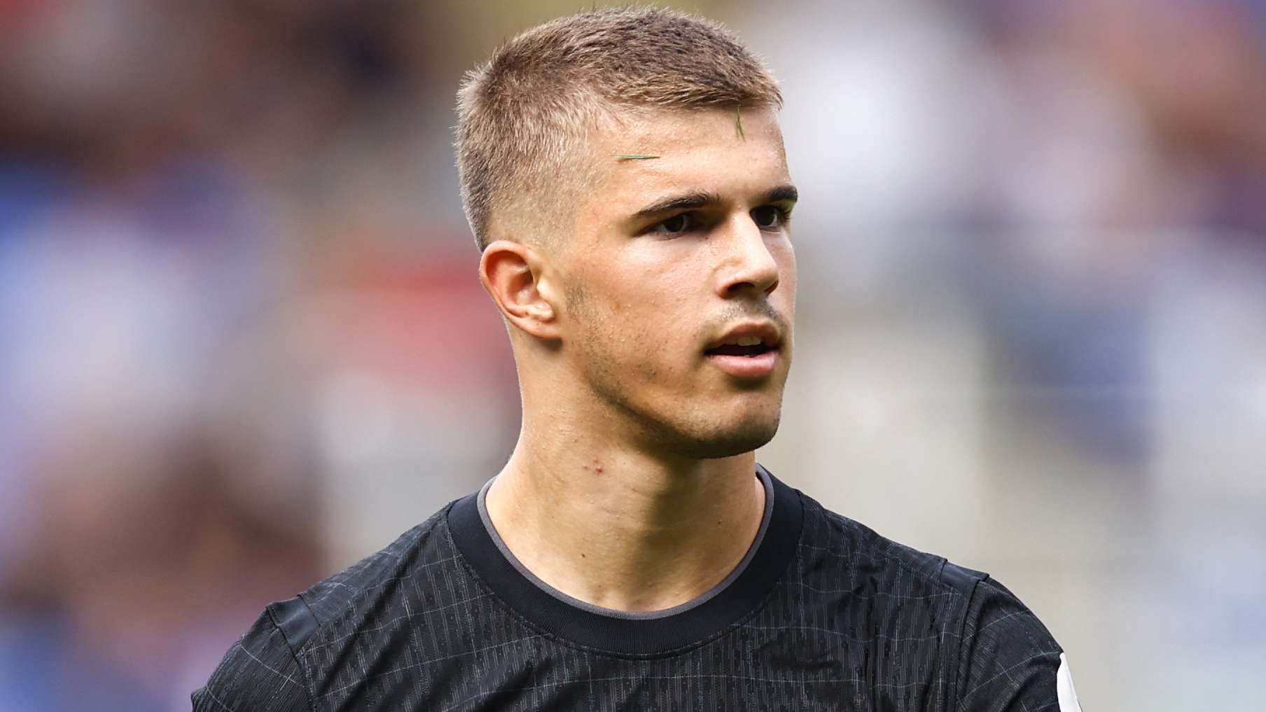 Barcelona open talks to sign teenage centre-back from Tottenham  