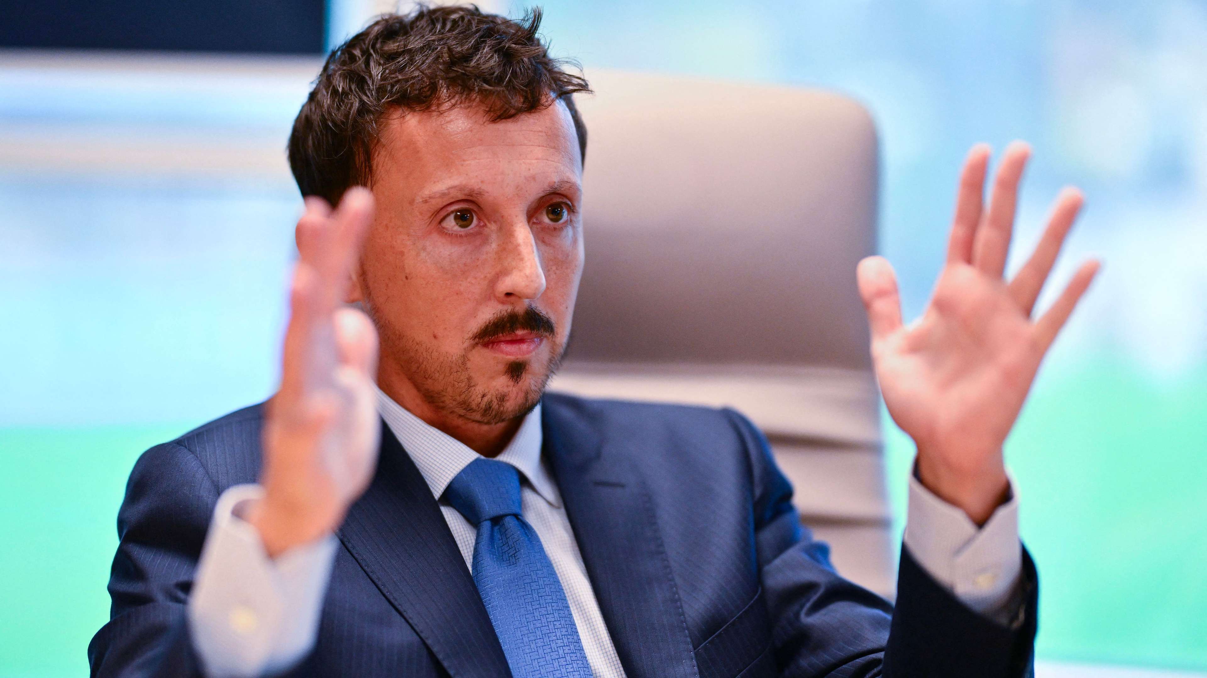 Marseille, official: President Longoria steps down  