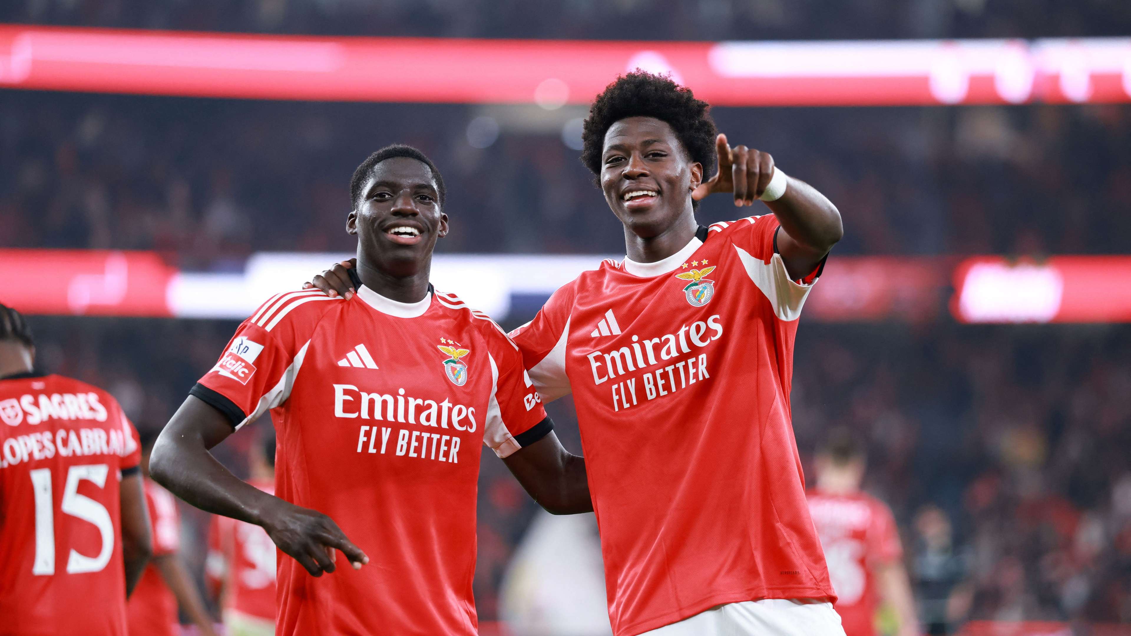Bayern eye Benfica teen as Read price soars  