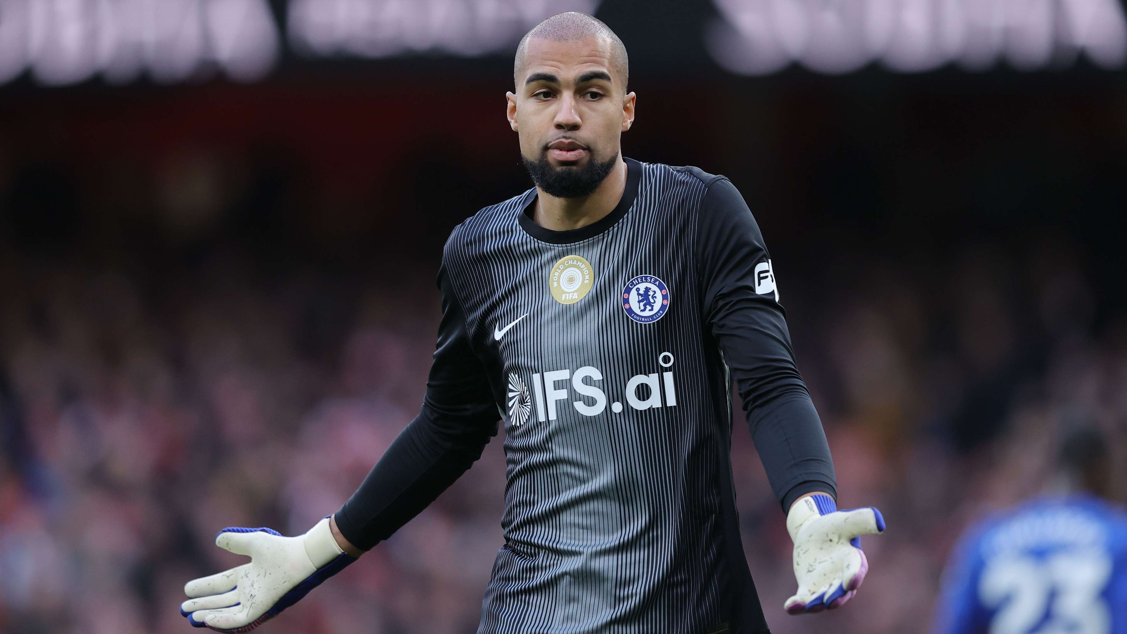 Chelsea urged to sign PL goalkeeper to replace Sanchez  