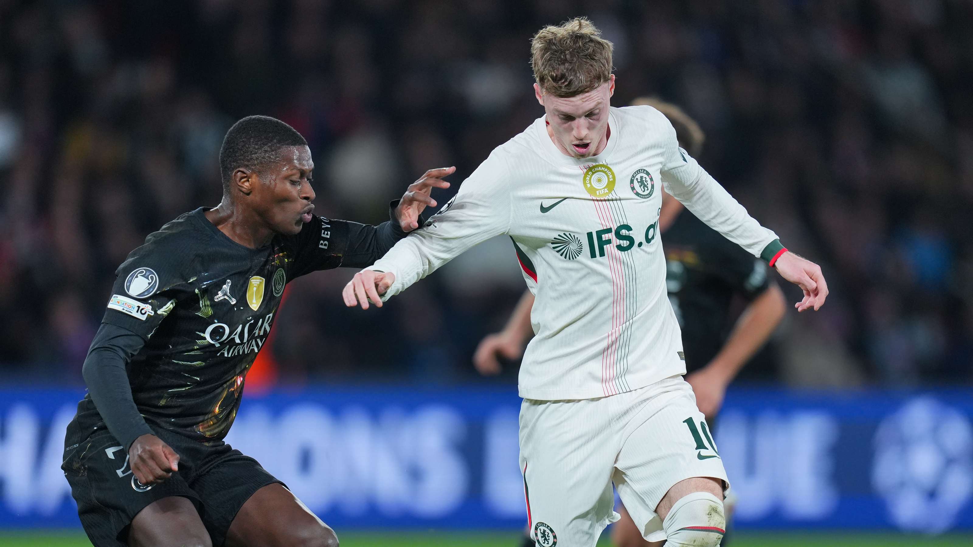 Chelsea find PSG mole  