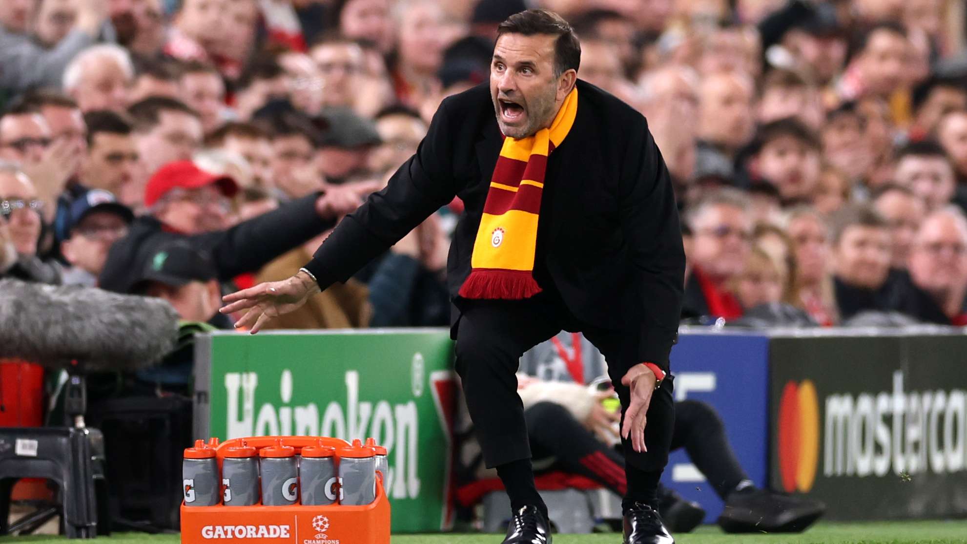 Galatasaray coach slams 'worst referee in the world'  