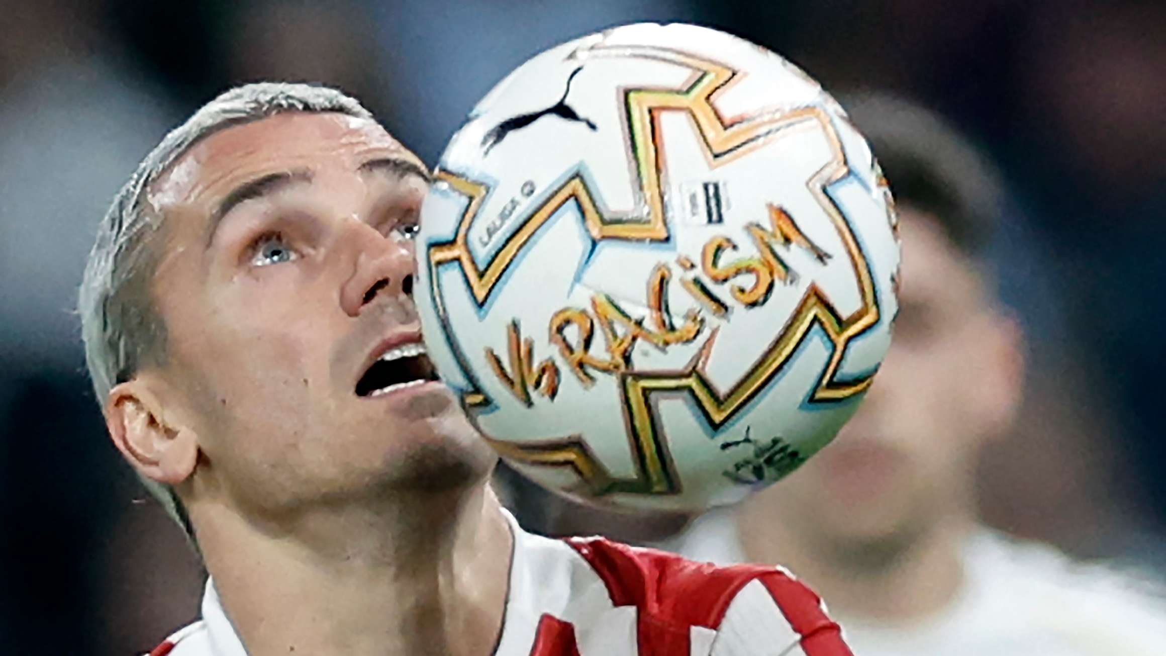 Griezmann is flying to the US to sign a contract with the permission of Atlético Madrid  