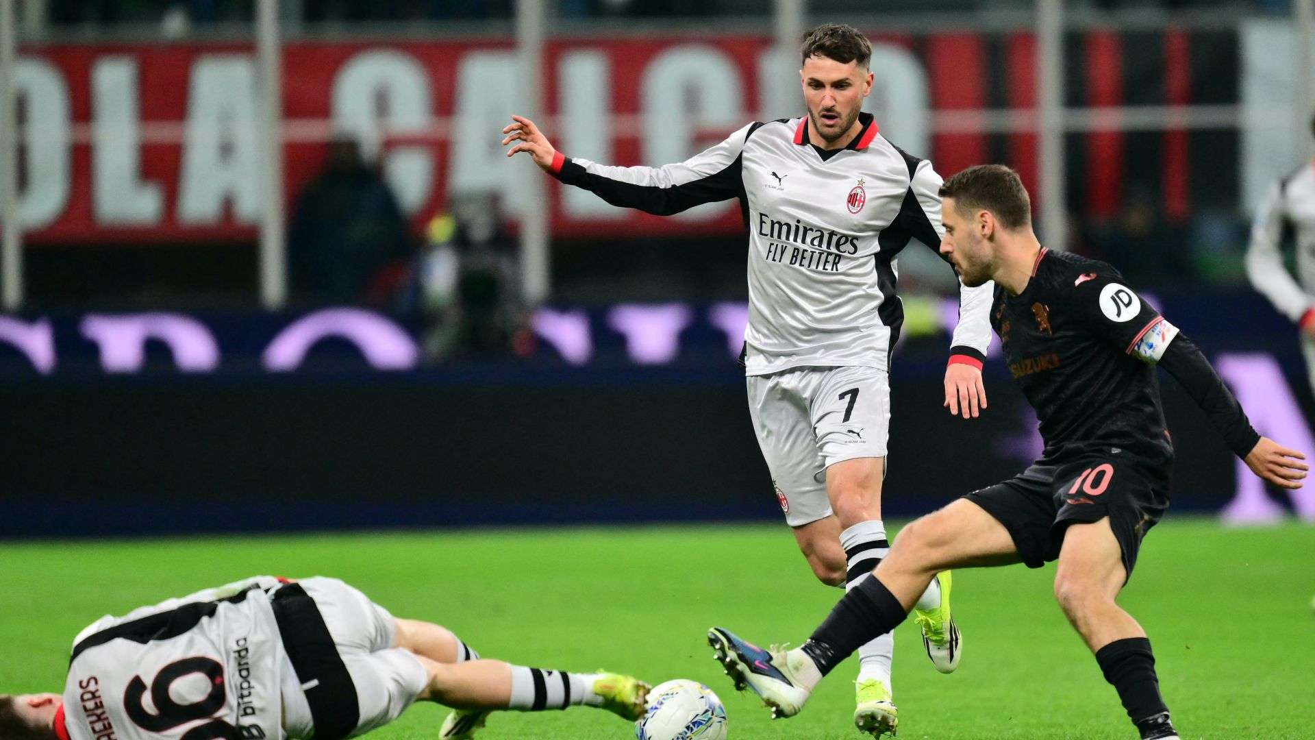 Milan, Gimenez: "I'm finally feeling fit; we believe we can win the Scudetto"  