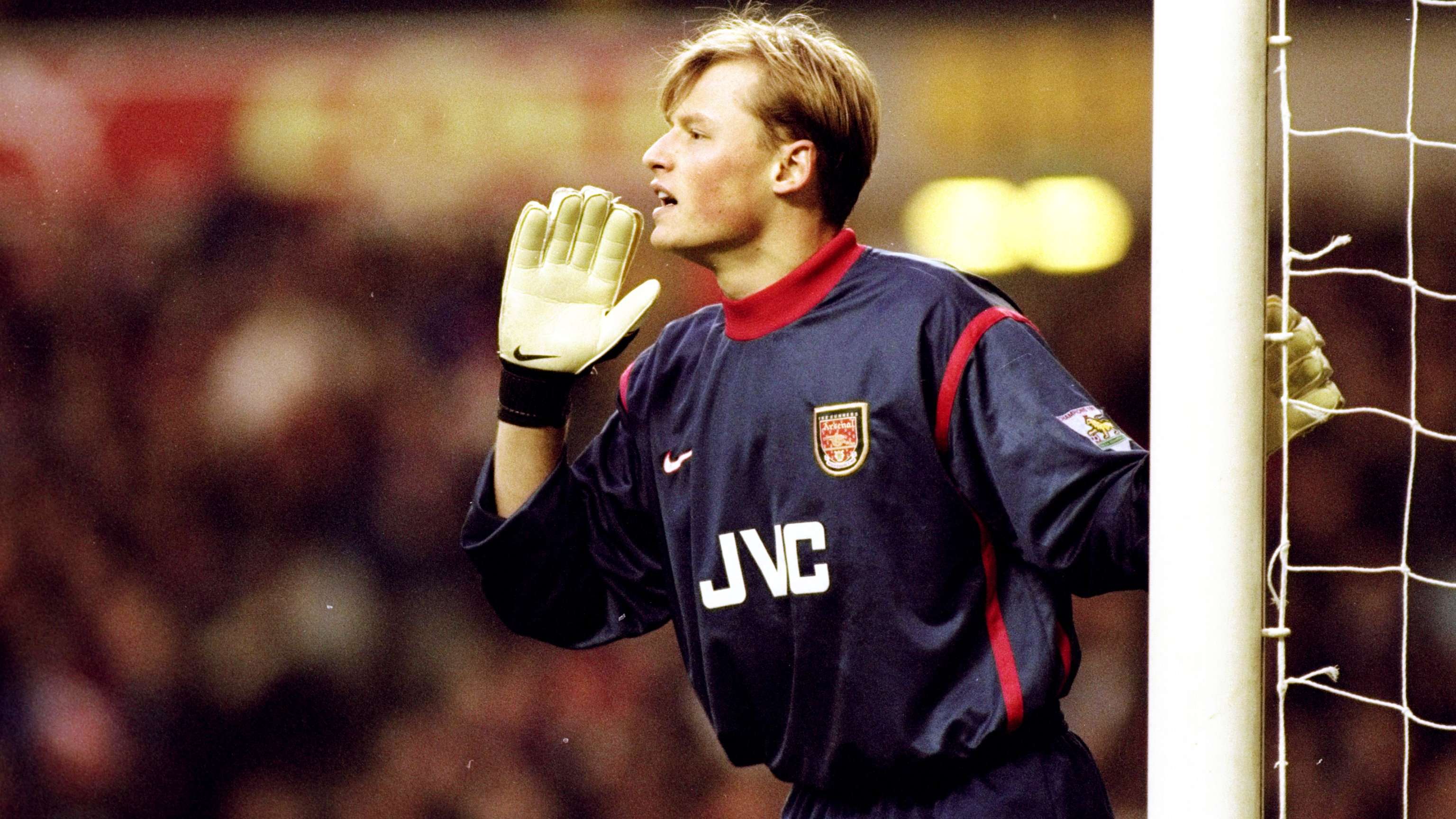 Manninger dies after ex-Arsenal goalkeeper's car collides with train  