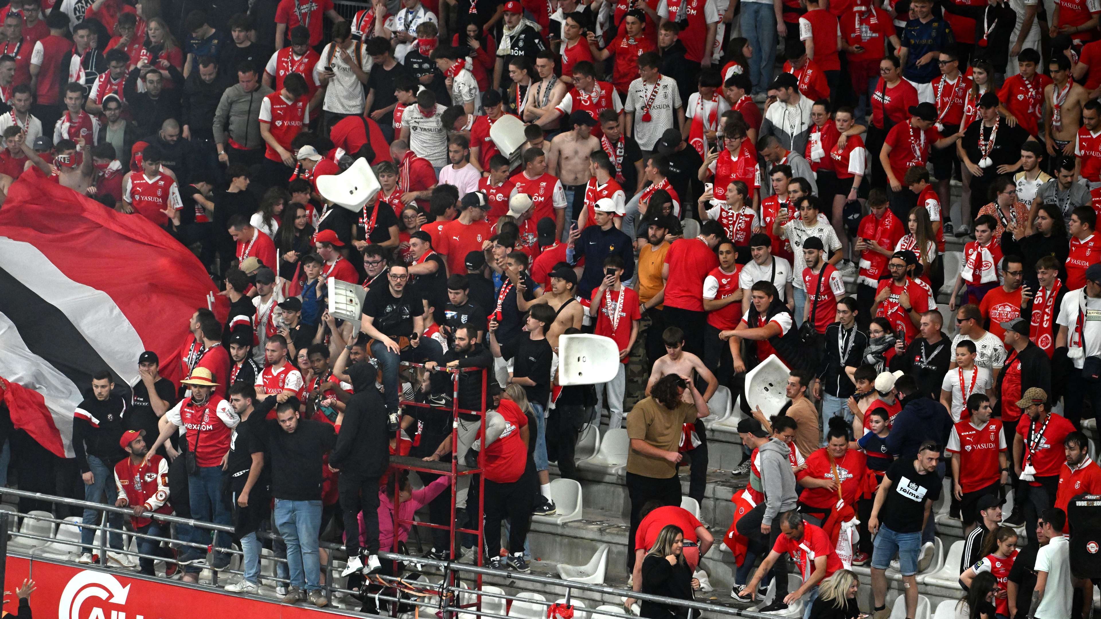 Armed supporters storm Reims training ground after draw  