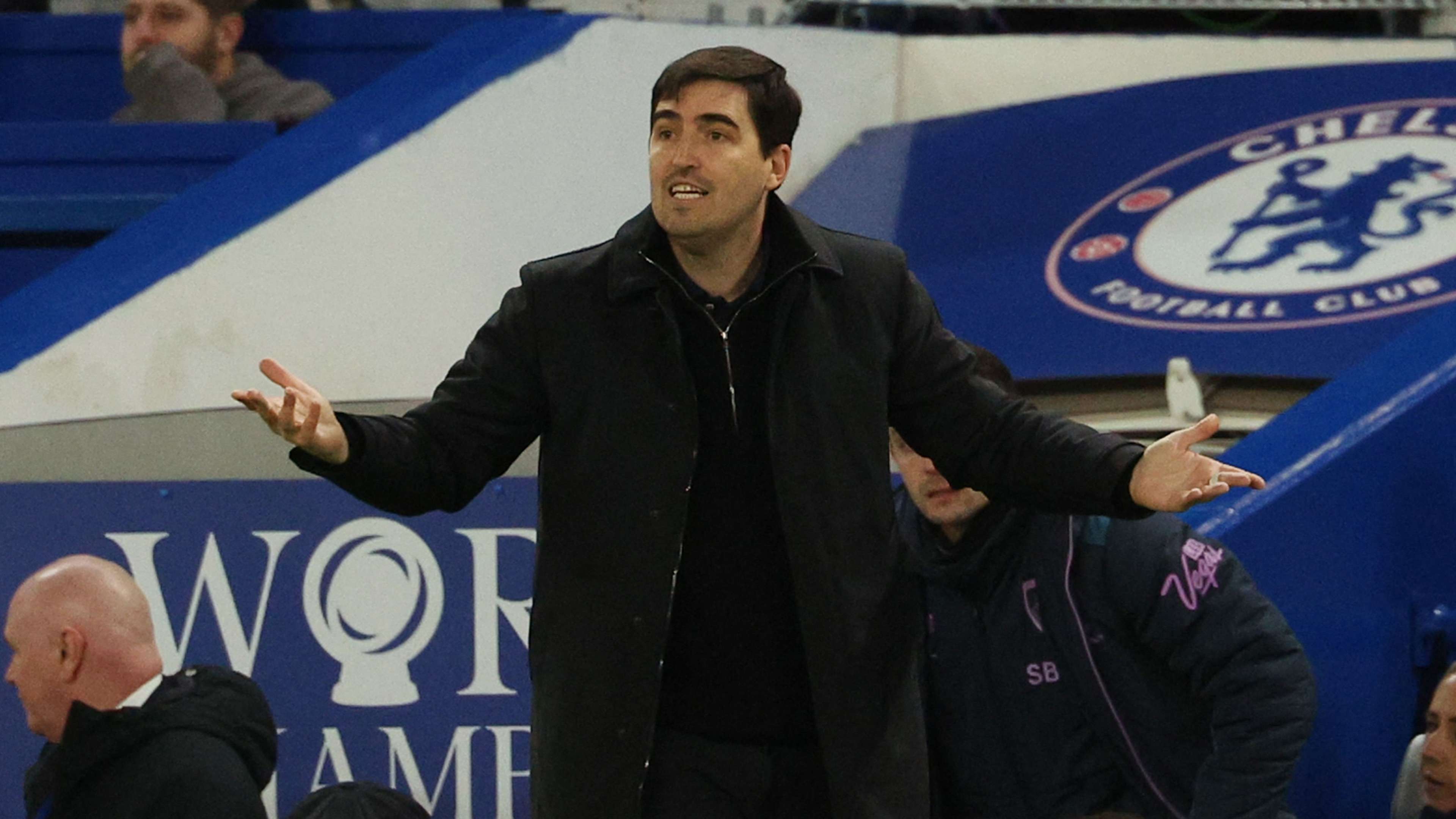 Chelsea hold talks with Iraola's representatives  