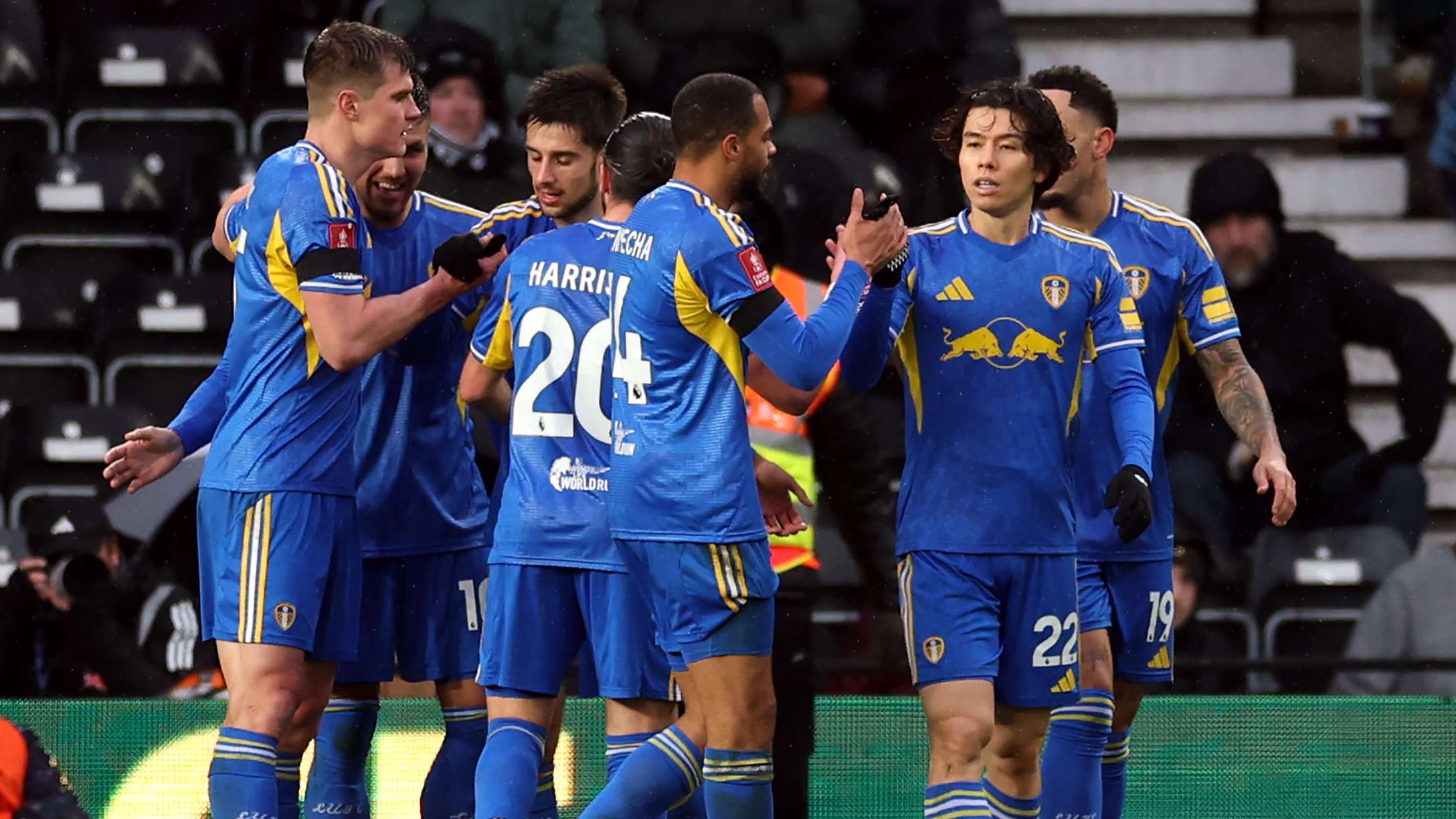 Man Utd consider shock move for Leeds star  