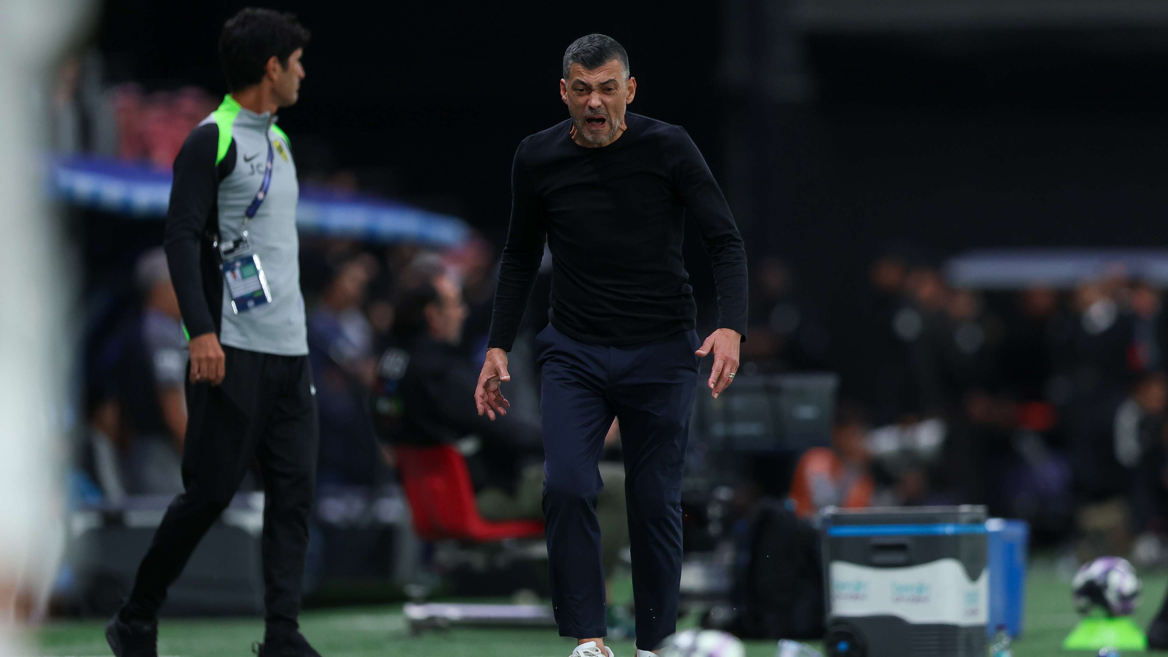 In a surprise boardroom decision that sent shockwaves through the club, manager Sérgio Conceição has been abruptly sacked, triggering widespread anger among fans and players alike  