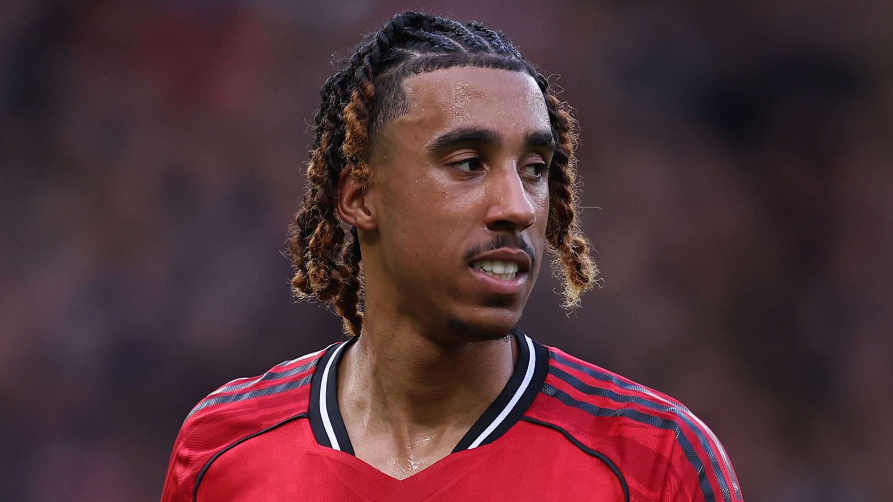 Yoro injury leaves Man Utd with one centre-back for Chelsea  