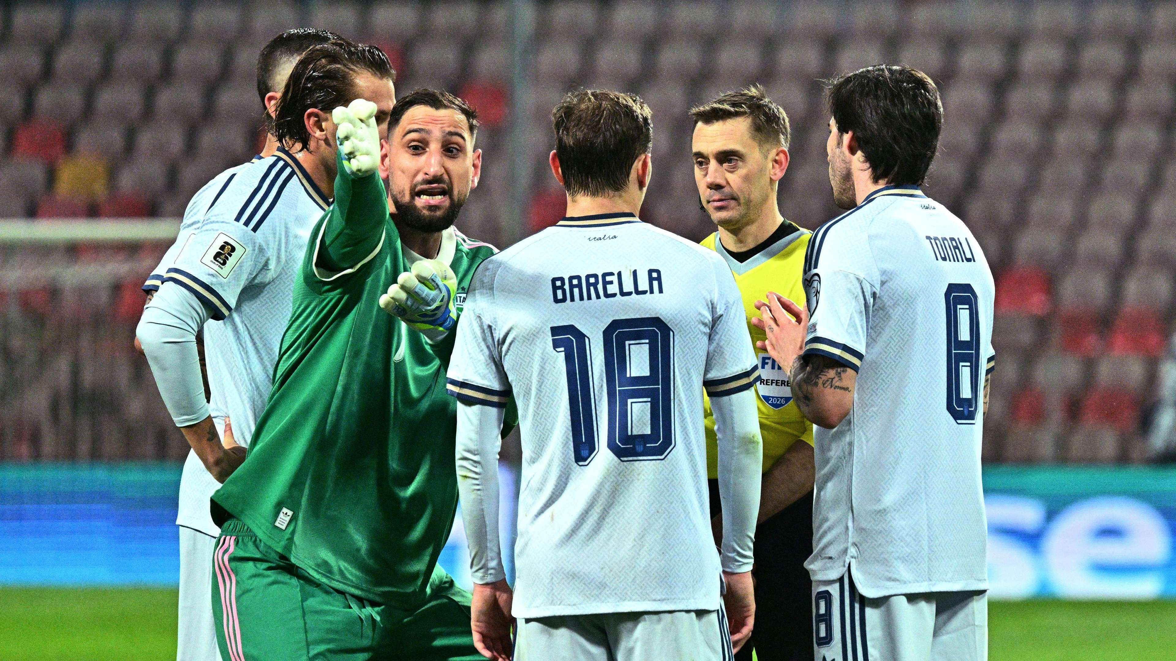 Italy players wanted €300k bonus before Bosnia humiliation  