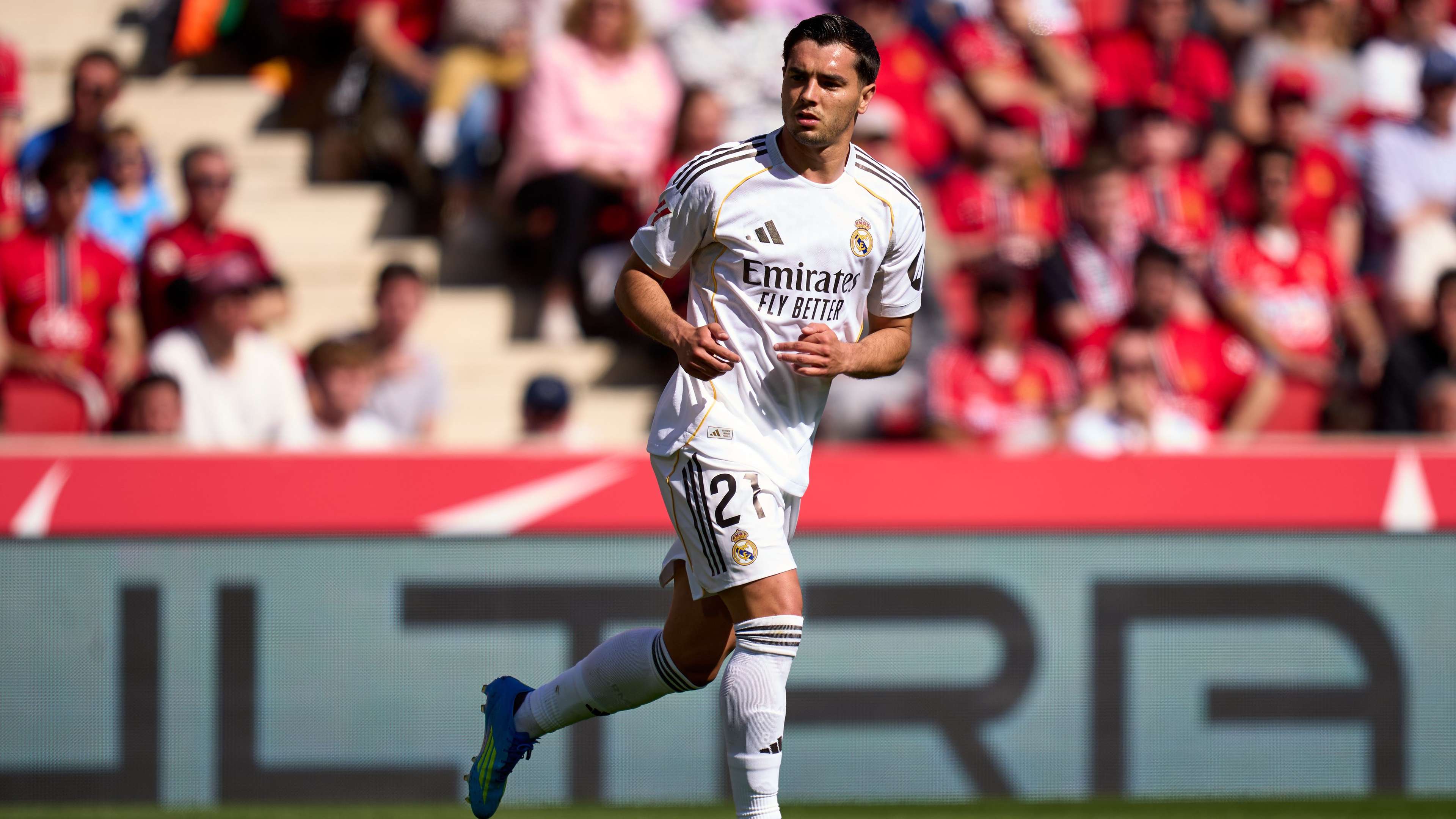 Díaz follows in Hakimi’s footsteps in the Champions League  