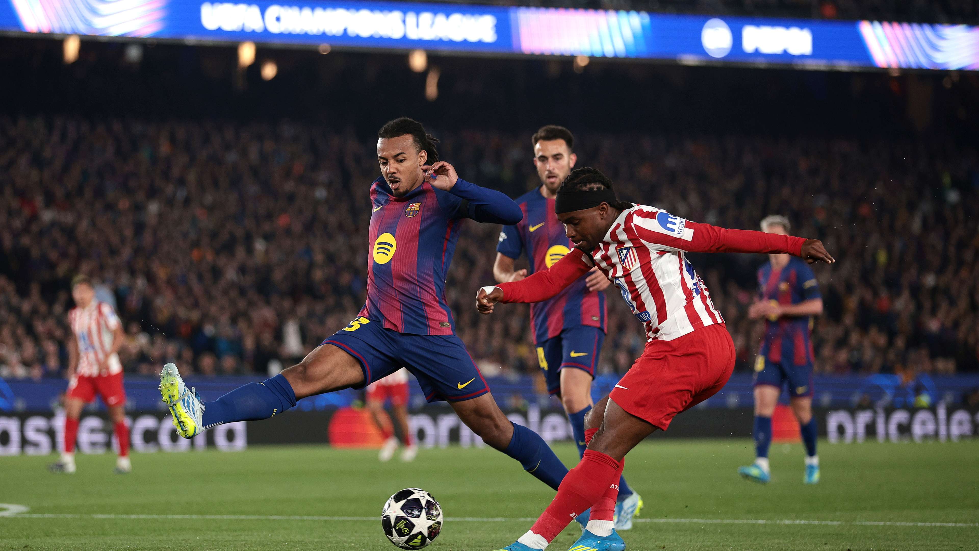 In a La Liga clash packed with drama, an Atlético Madrid outfielder was forced to don the goalkeeper’s gloves after a late red card left his side short of recognised shot-stoppers  