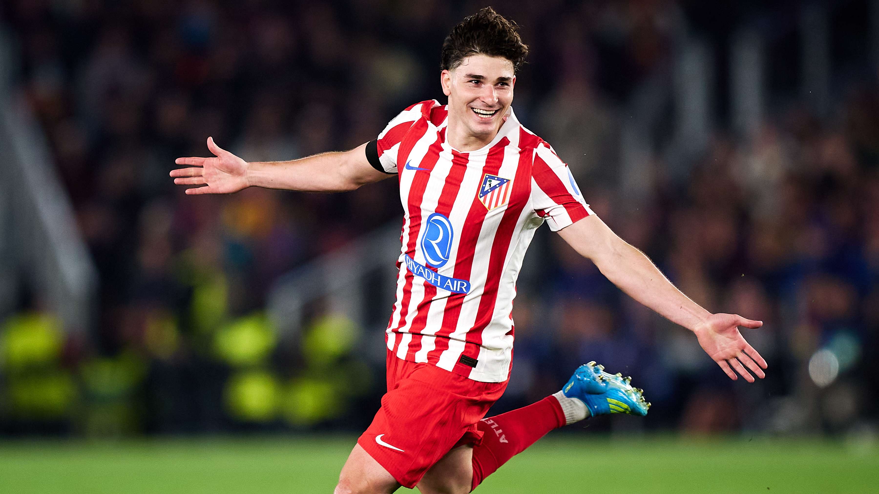 Alvarez's transfer preference revealed amid Barca, Arsenal & PSG interest  