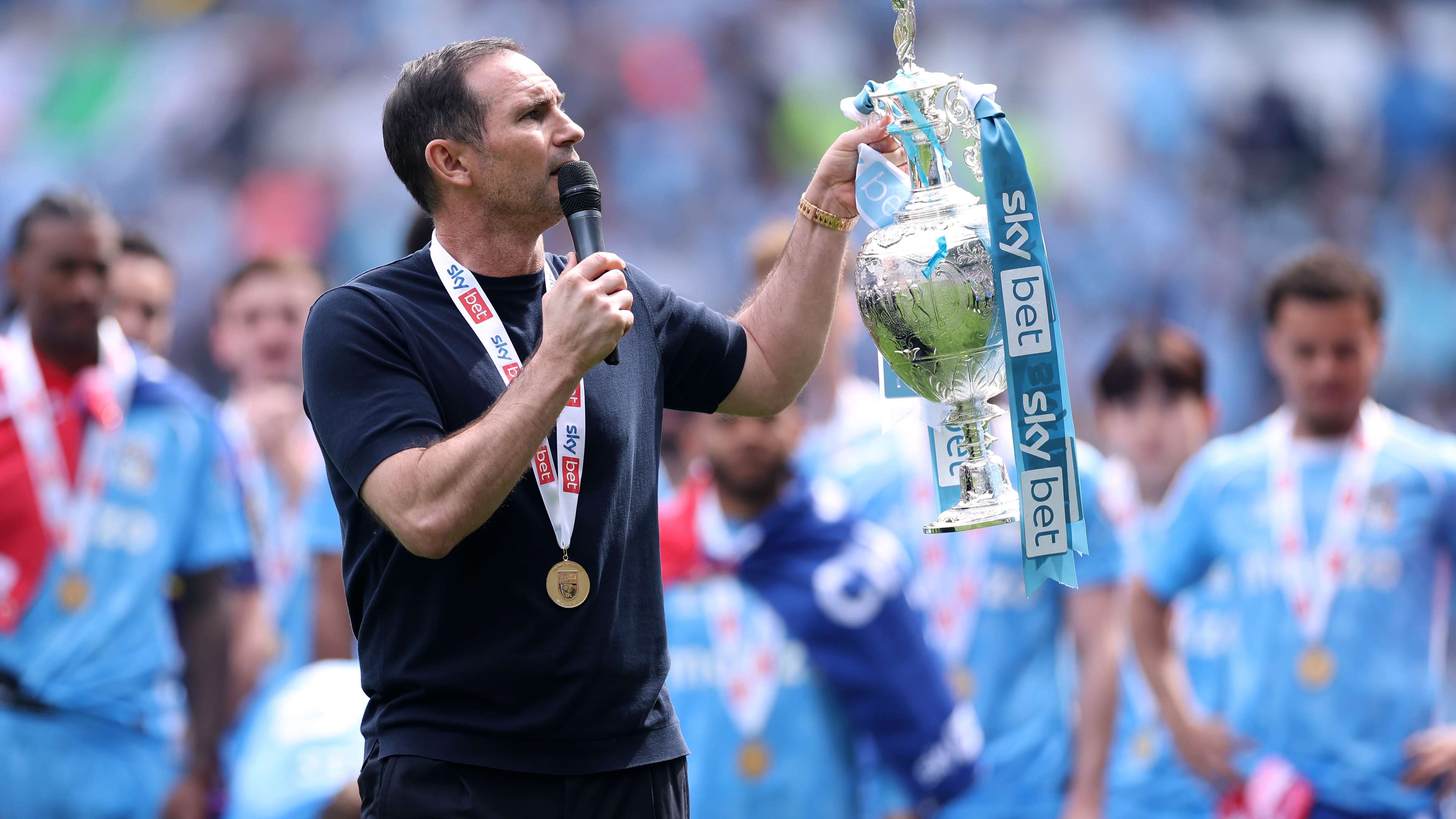 Lampard makes Coventry transfers vow amid Championship trophy celebrations  