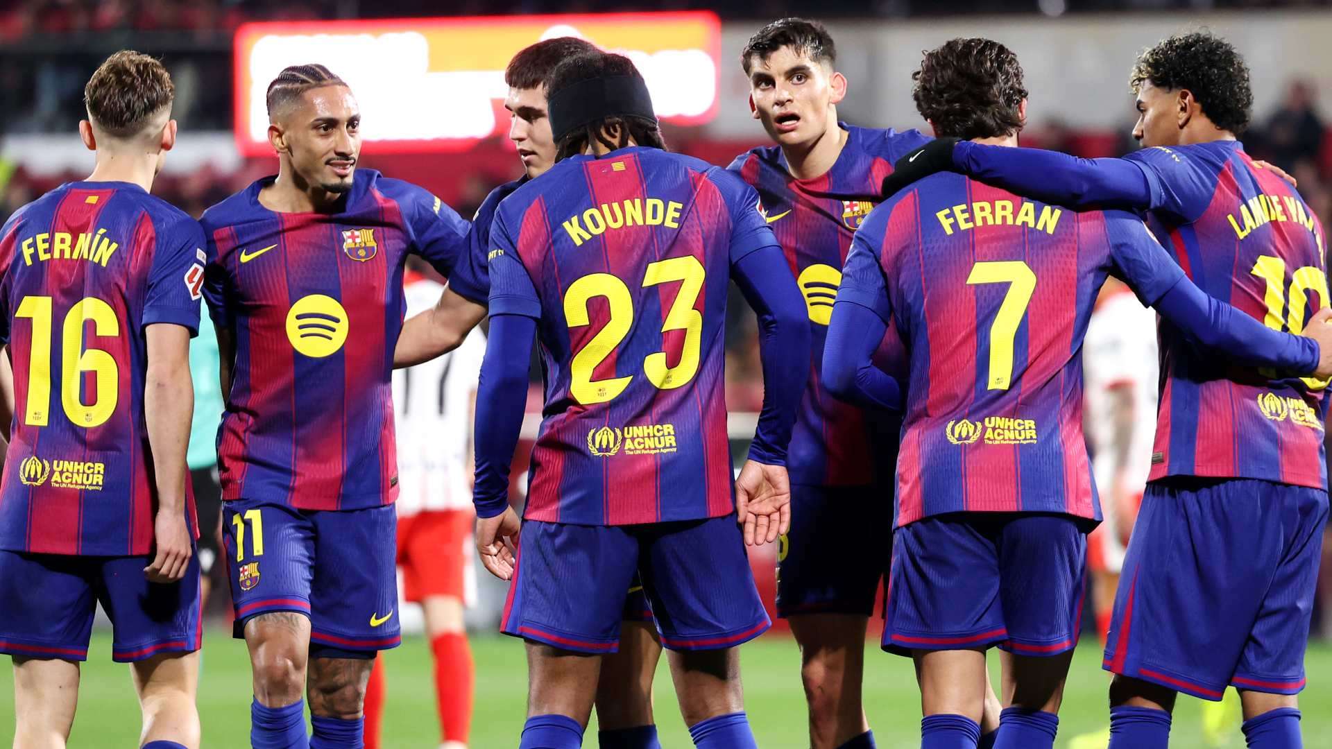 Barcelona battle Manchester City for the 'troublemaker'  