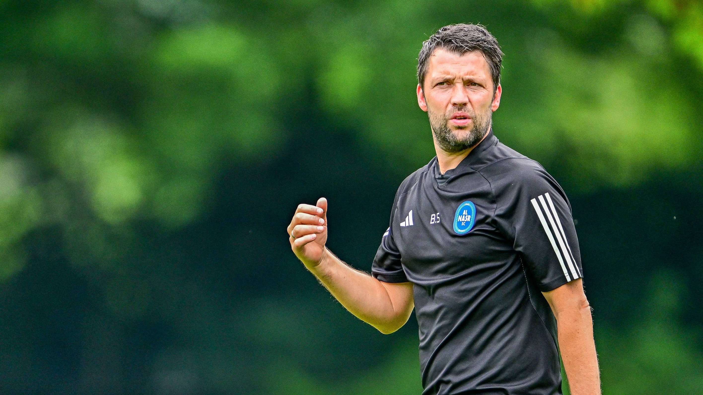 Alfred and Dick Schreuder’s younger brother is a candidate for head coach at a Dutch professional club  