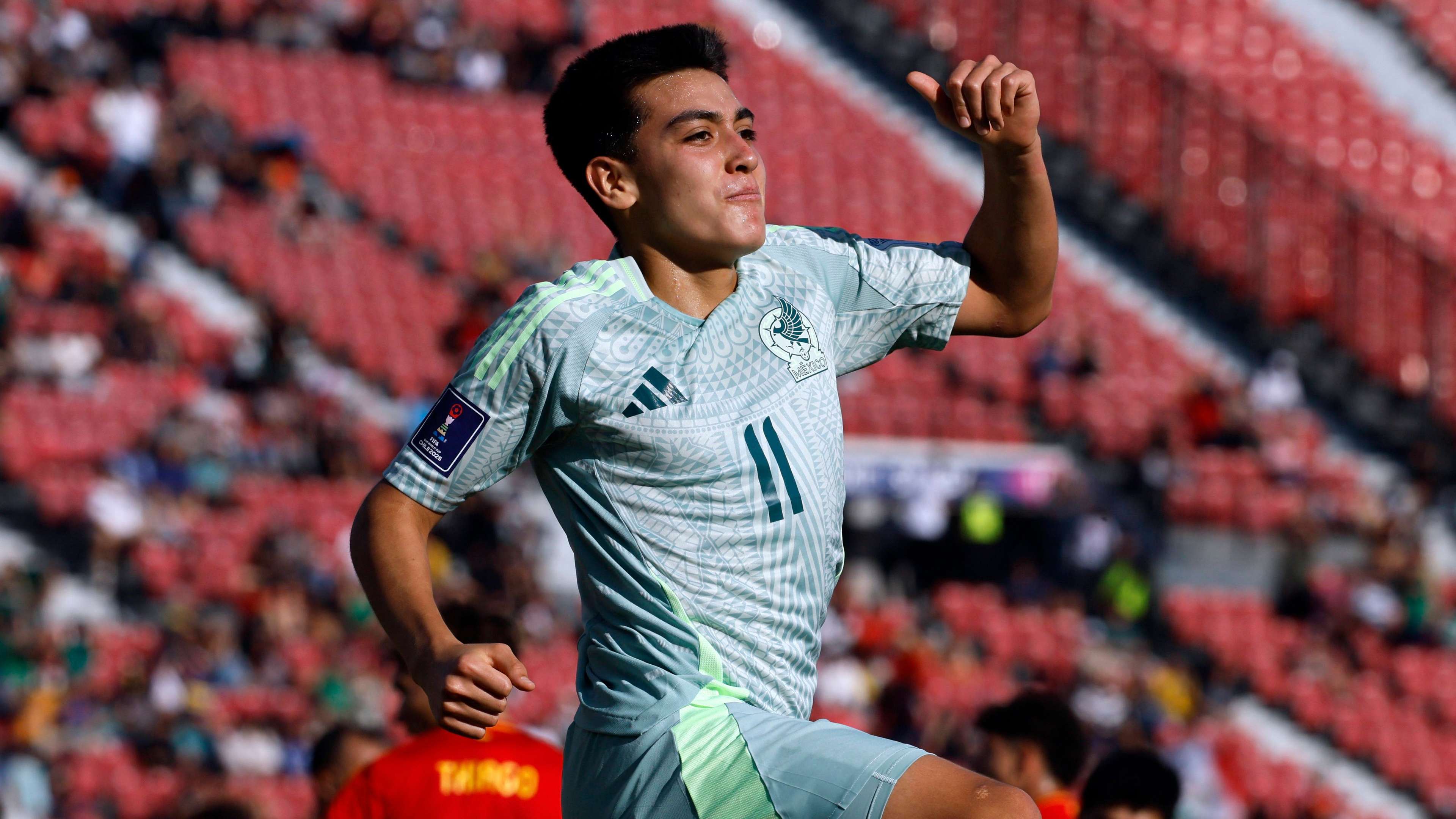 'It’s not just Feyenoord; Ajax are also considering Gilberto Mora'  
