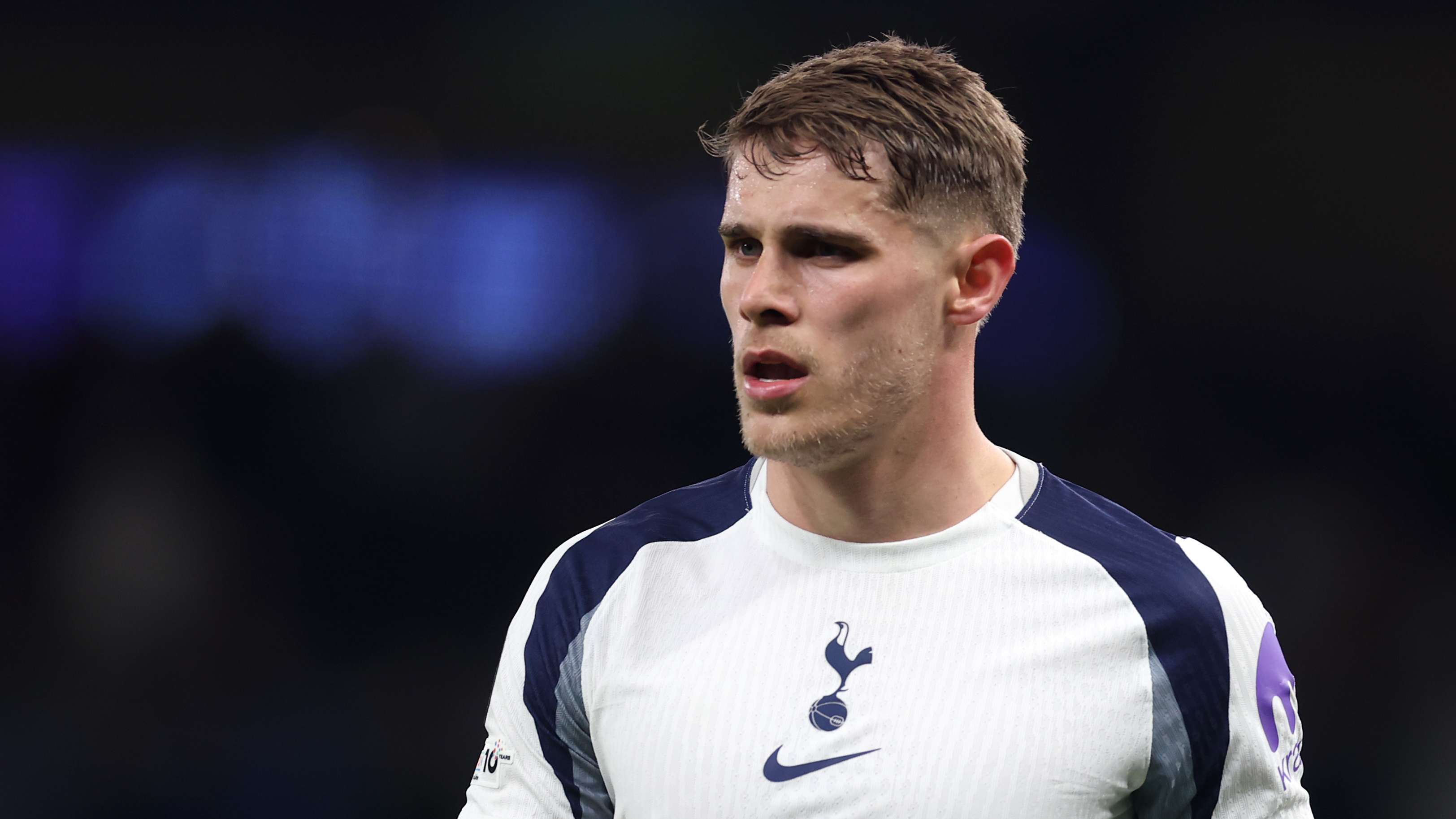 Man Utd told to sign Van de Ven as Lisandro Martinez upgrade  