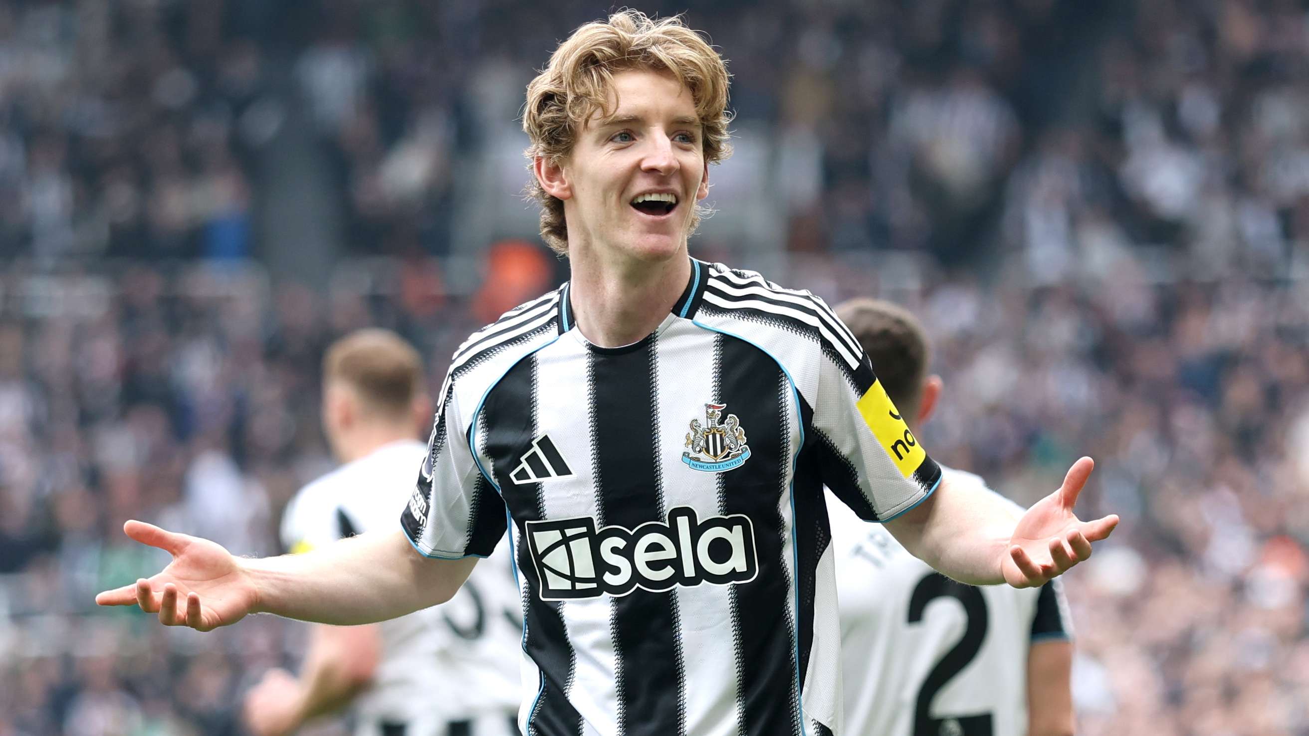 Gordon receives 'concrete' transfer offer from Bayern  