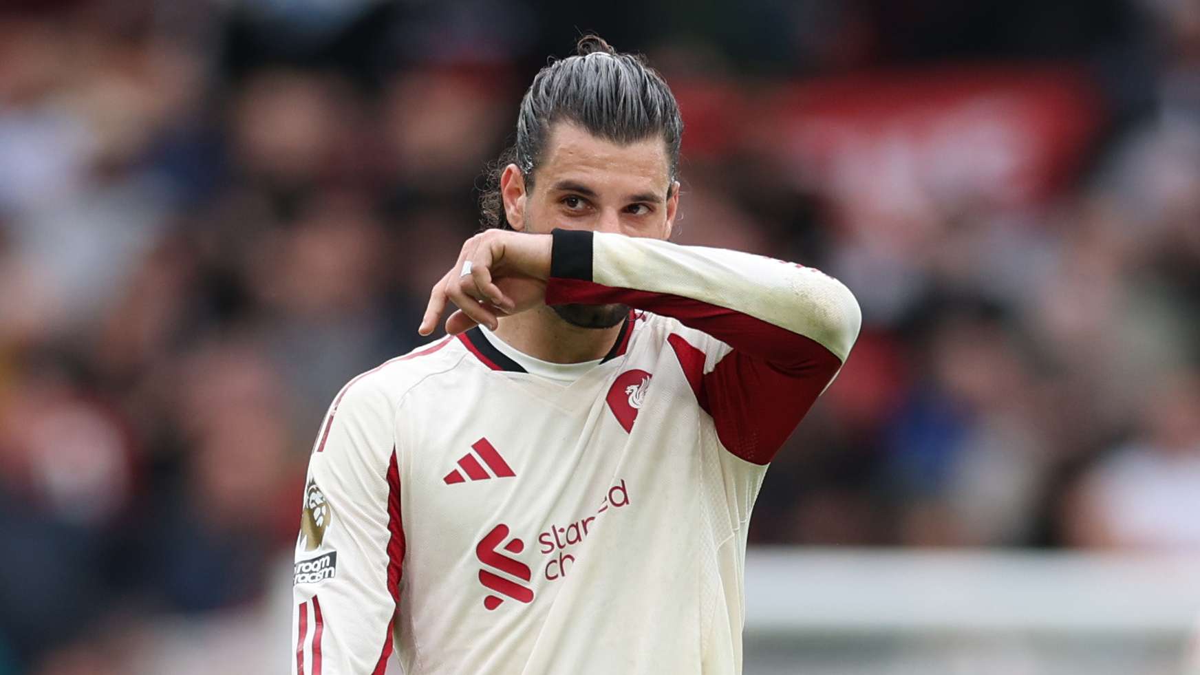 📽️ | Szoboszlai responds to jeering Man Utd fans with savage gesture  