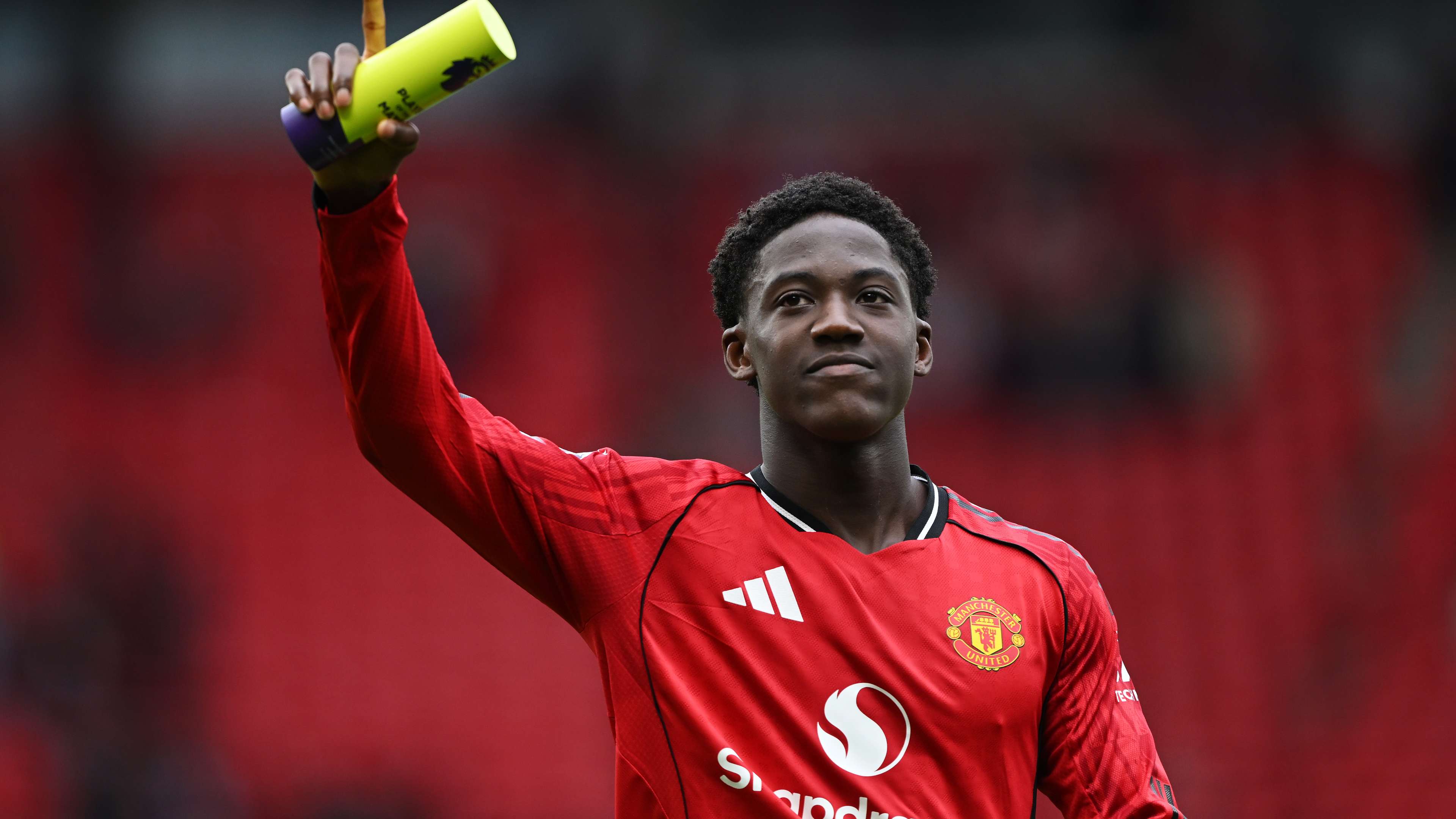 Man Utd fans come up with genius 'can't play without you' Mainoo chant  