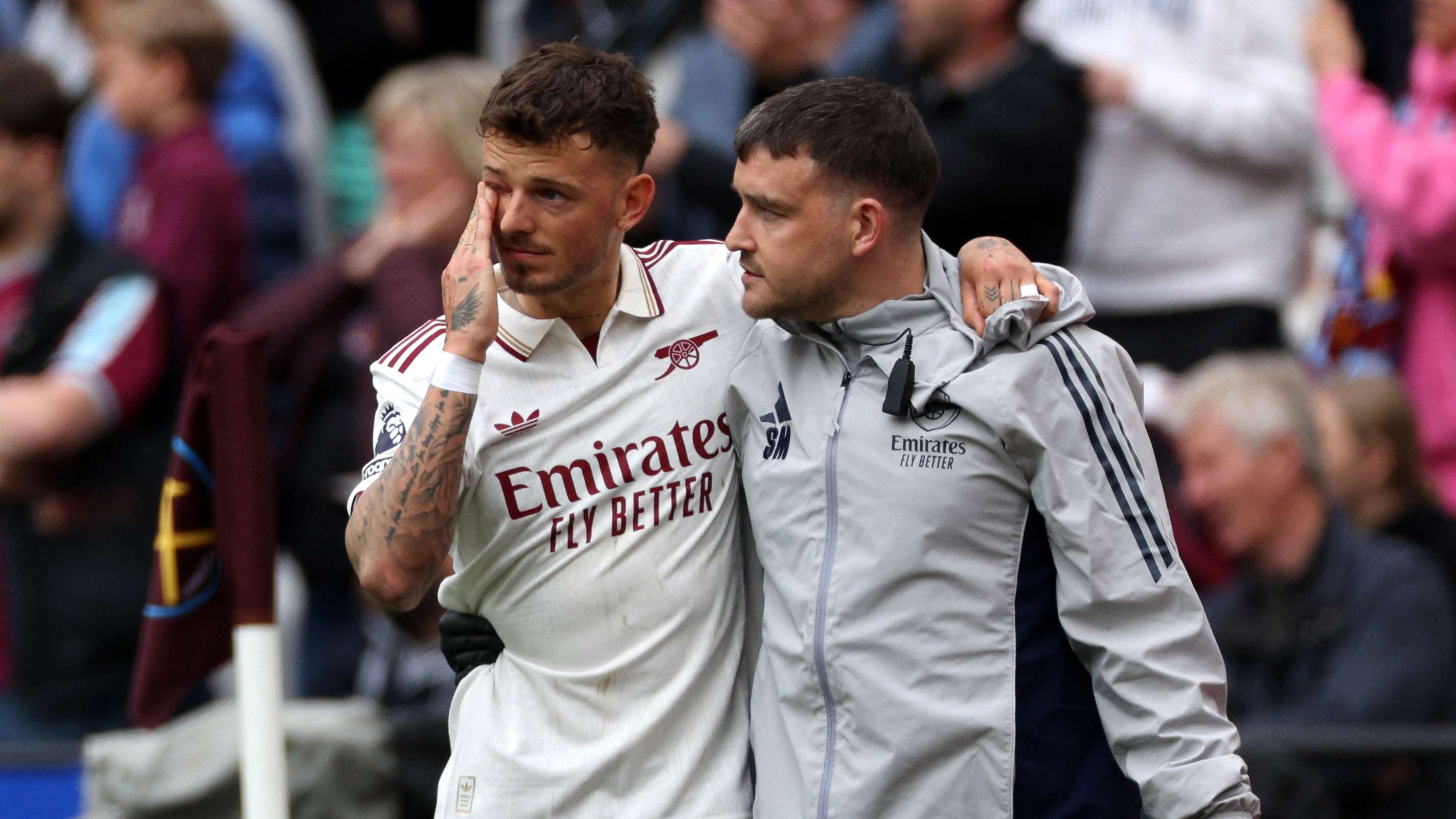 Huge injury concern for Arsenal & England! White limps out of West Ham clash  
