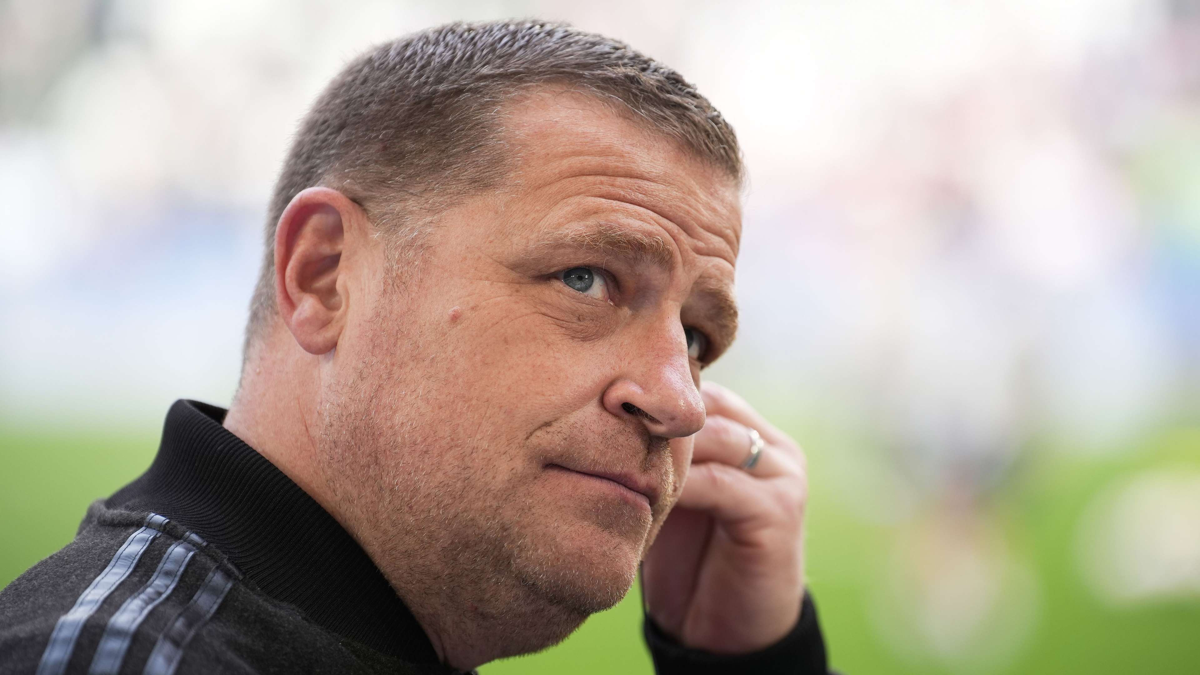 Bayern could sack director over agent dealings  