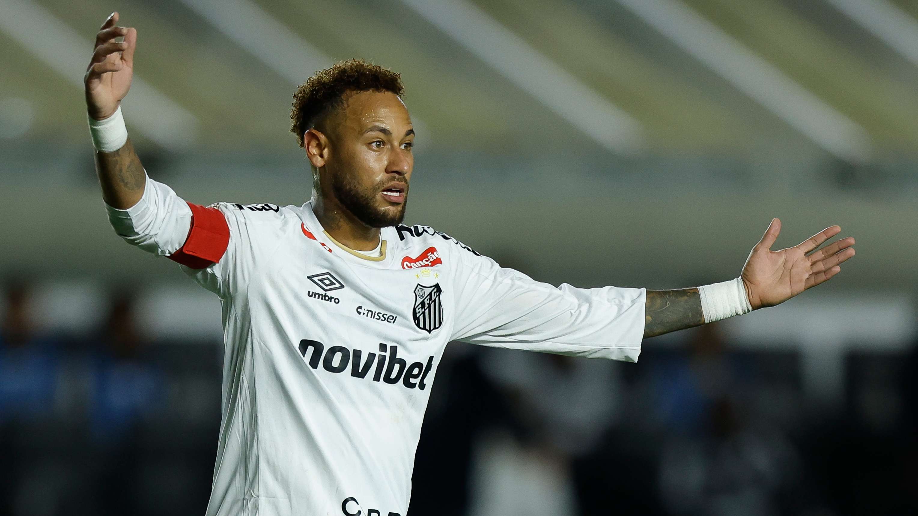 Santos in danger of losing stars after falling behind in payments  