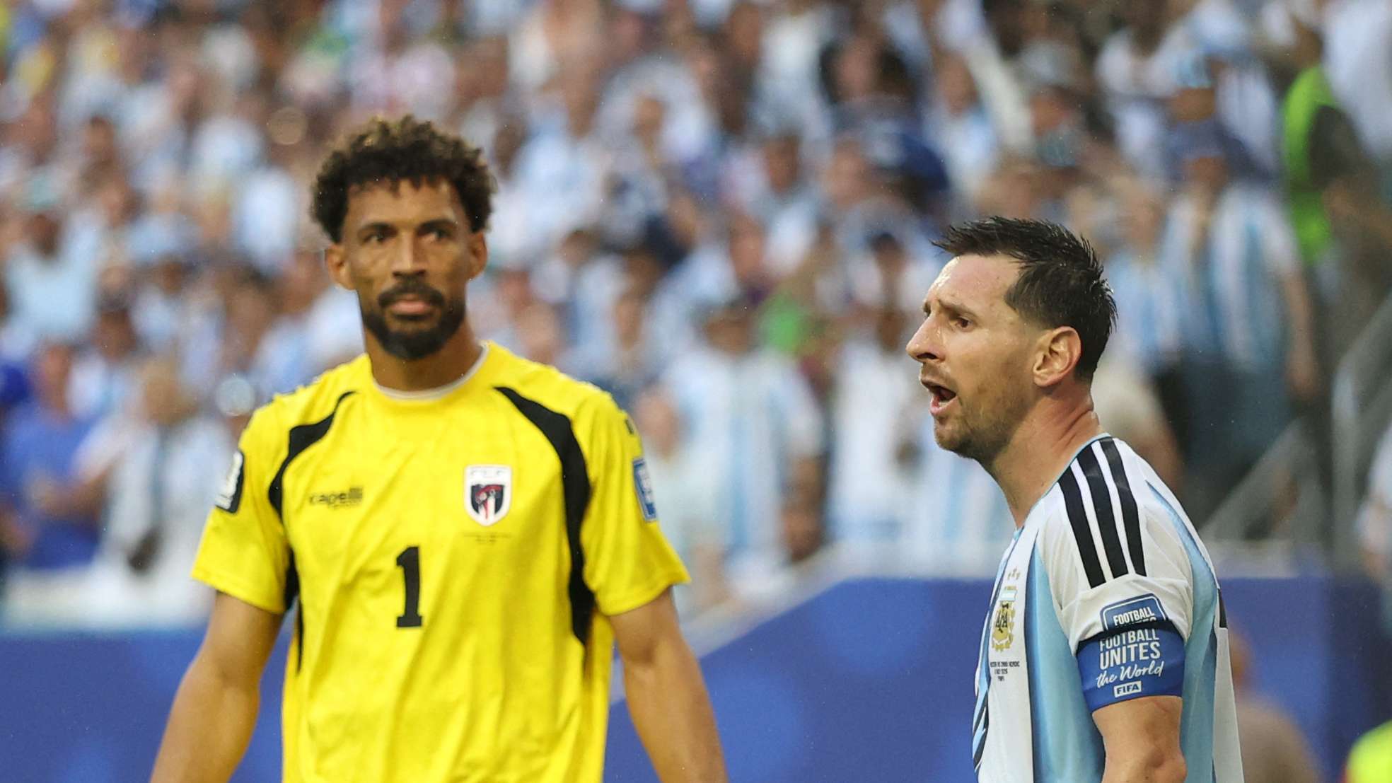 Behind the Scenes of the Final.. Messi Gives the Family of the Cape Verde Goalkeeper an Unforgettable Gift  