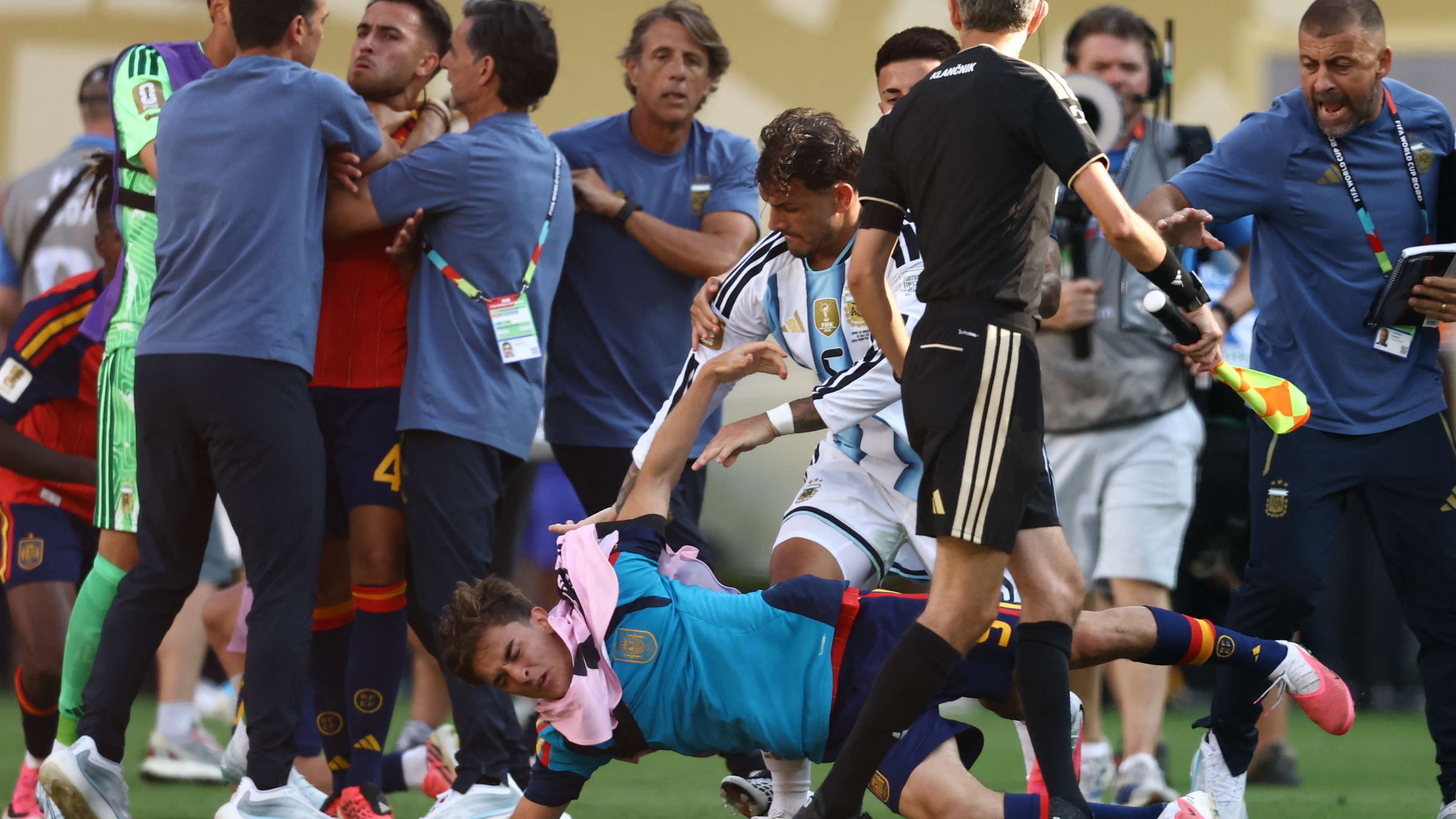 A World Cup final victim turned into an accused: Spain arms itself with the Balogun incident in the Javi case  