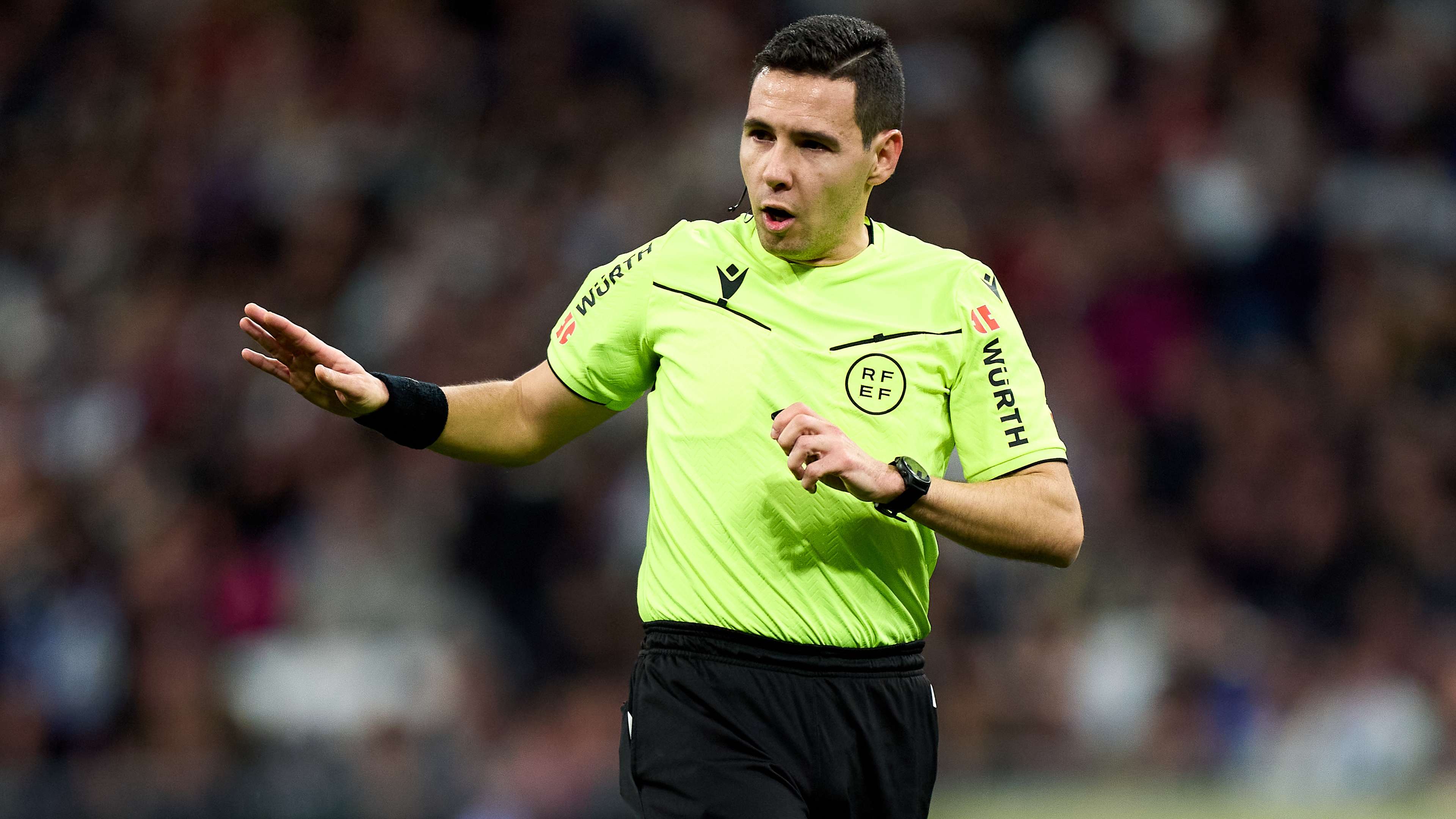 First appearance and a perfect record: an "exceptional" test for the referee of Barcelona v Vallecano  