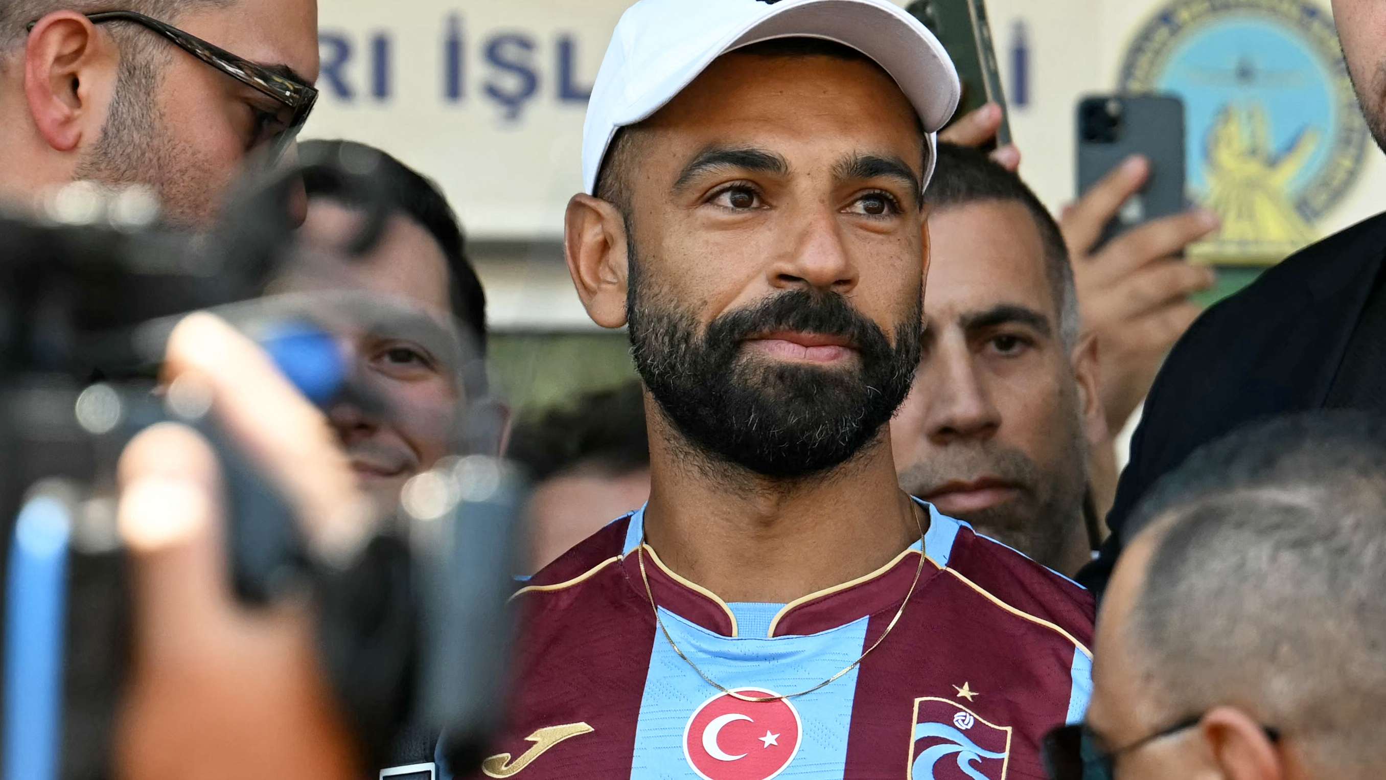 An intriguing clause: details of Salah's contract with Trabzonspor  
