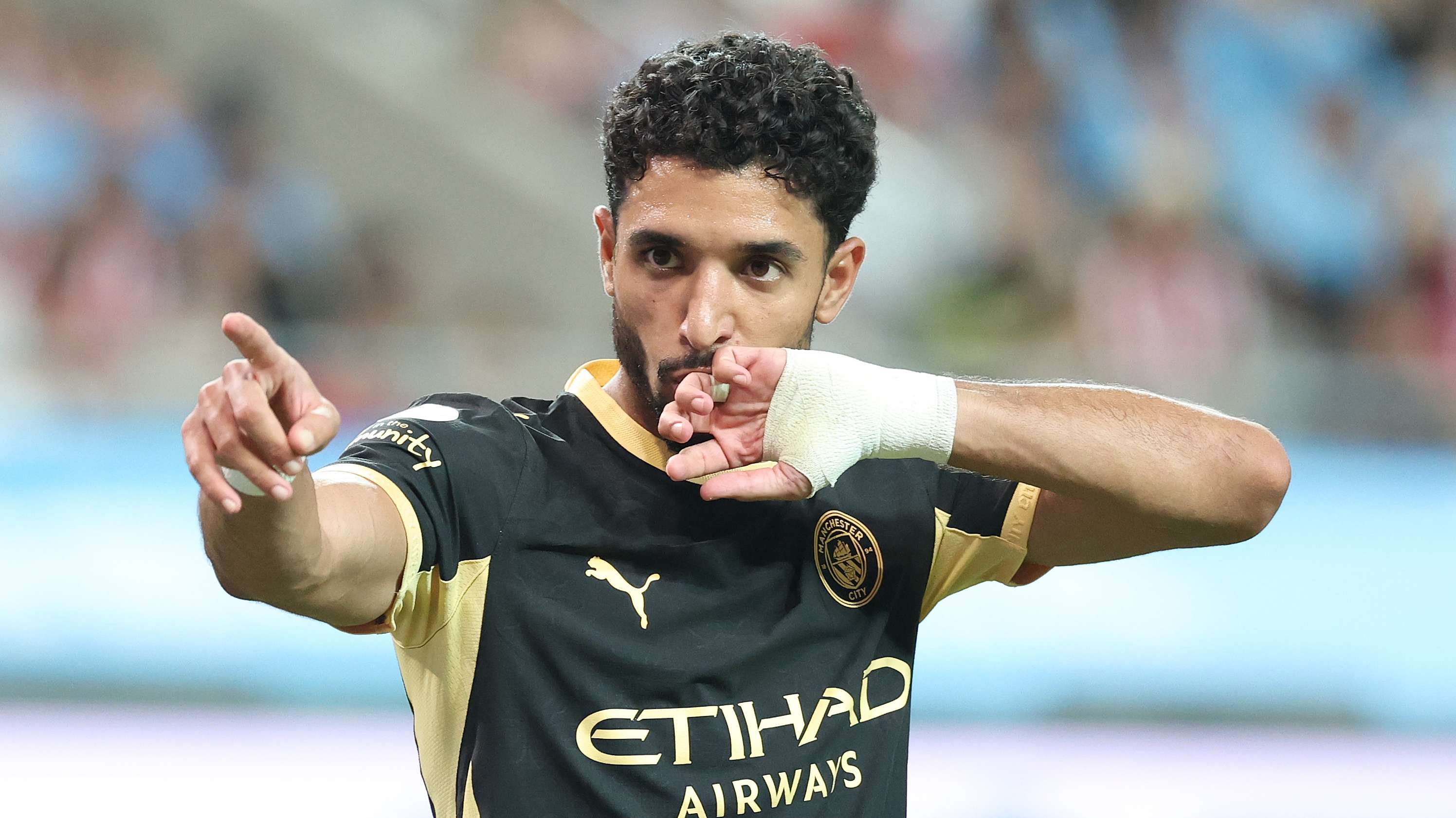 Spurs sign Marmoush from Man City  