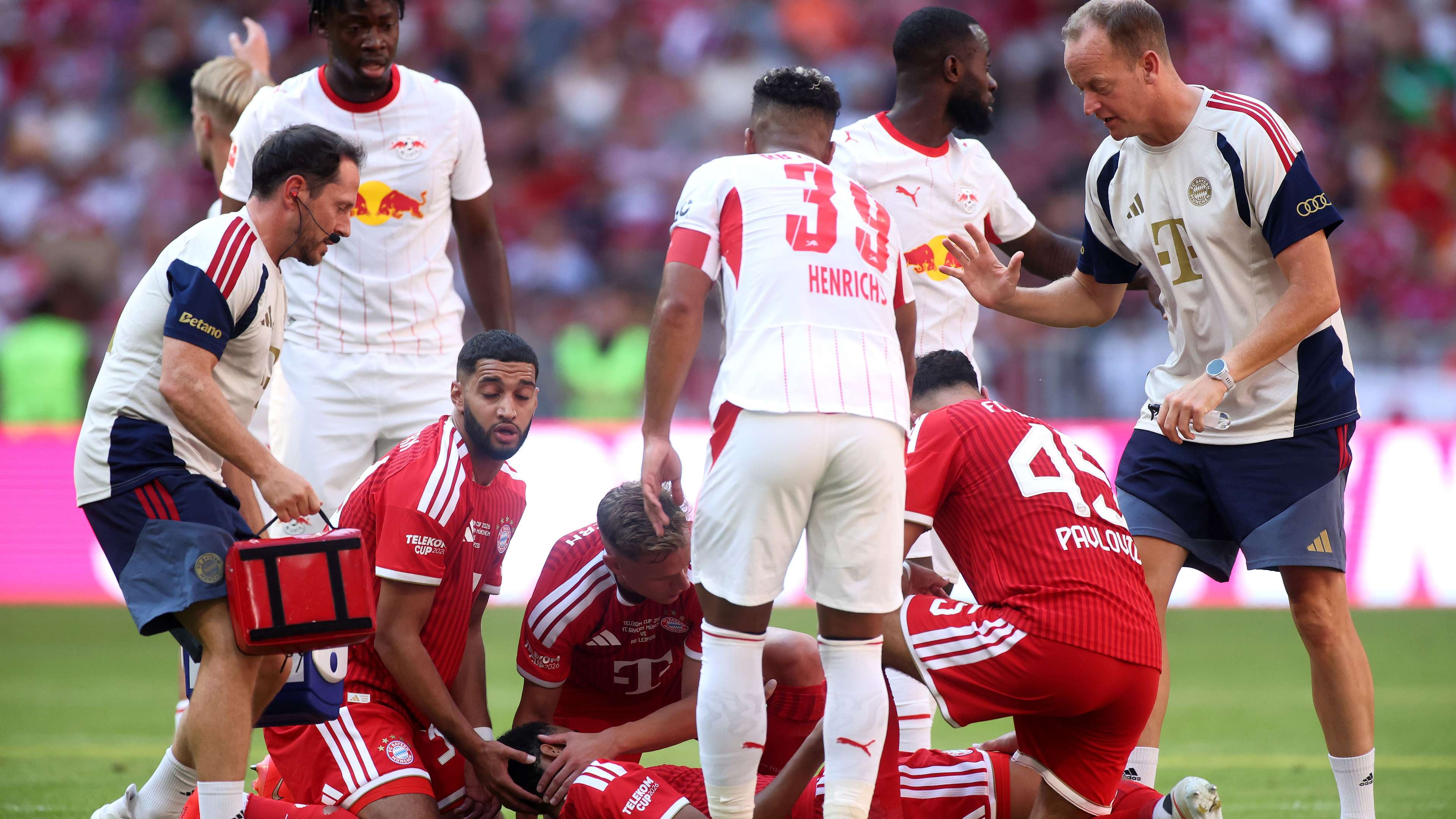 Early shock: Bayern Munich star leaves Leipzig friendly early  
