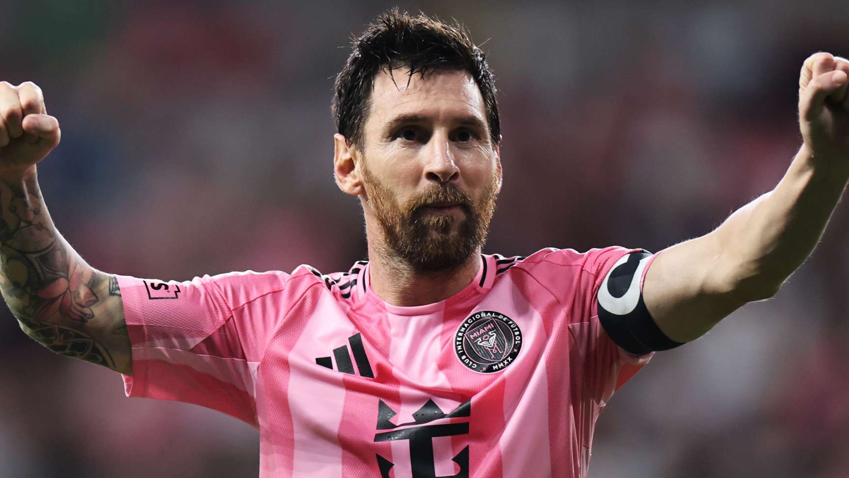 Will he surpass "the best"? 4 goals separate Messi from a legendary throne  