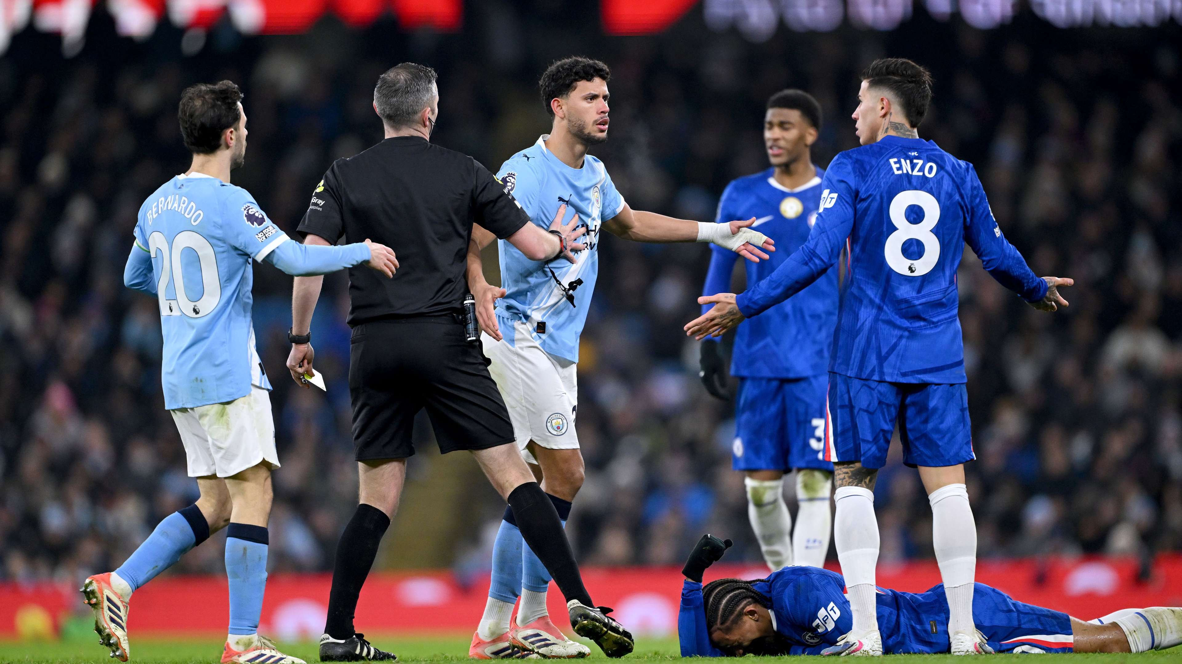 A blunt warning: United legend says City could ruin Chelsea's season for the second time  