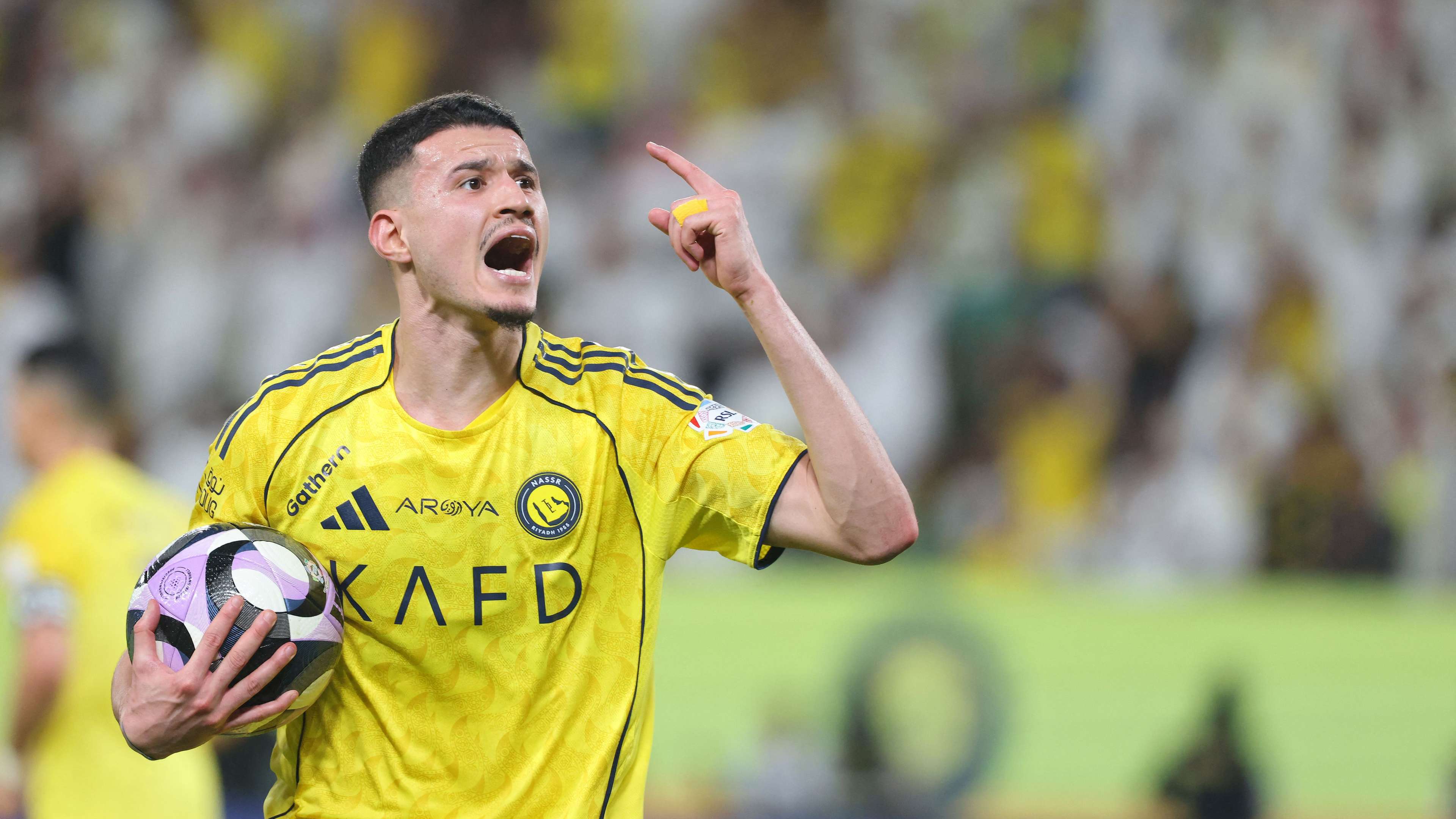 After Al-Hamdan's criticism: Saudi Arabia player sends a message to the fans ahead of the Oman clash  