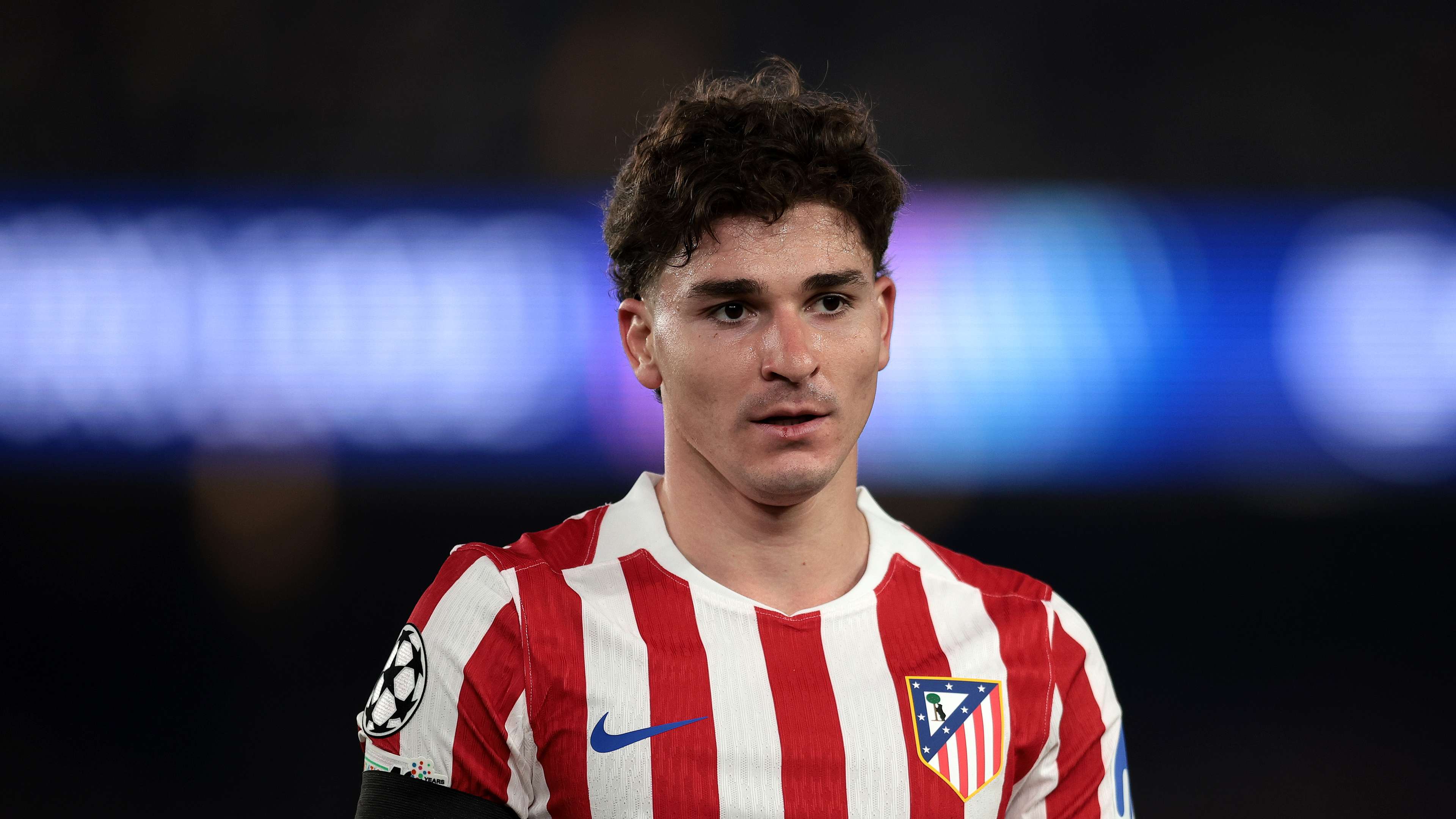 Former Barcelona striker: I'm happy Alvarez's transfer failed, and this player deserves the Ballon d'Or  