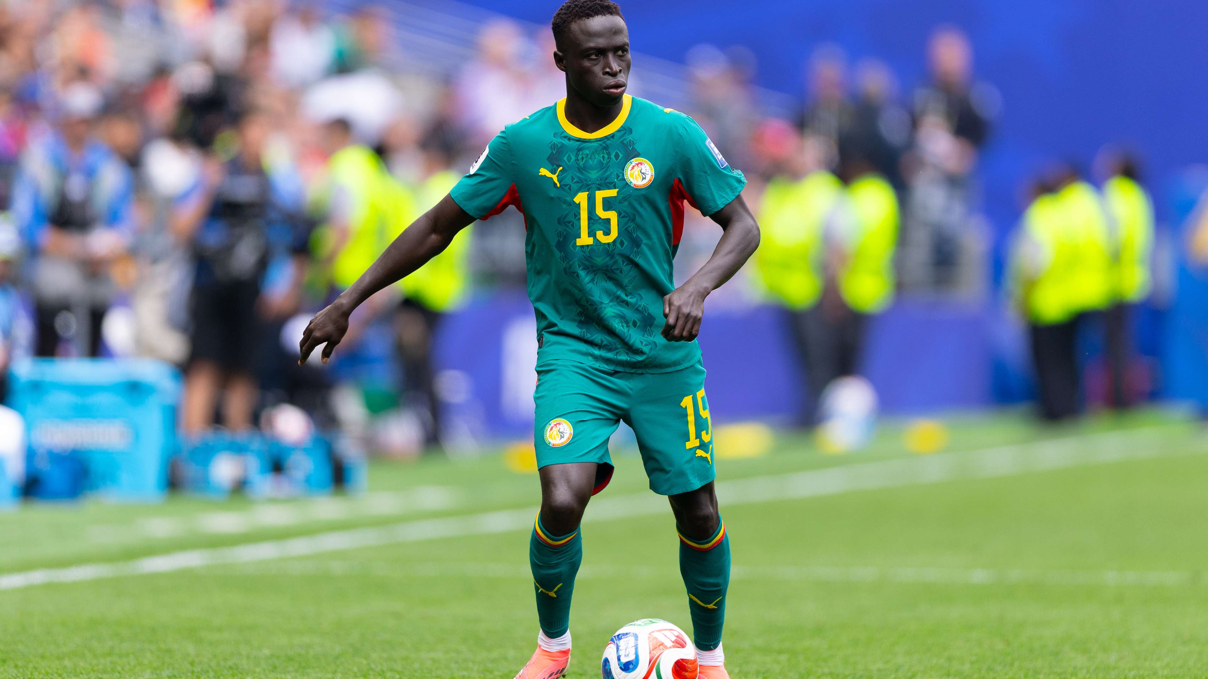 Roma are considering a free agent: contacts with Diatta  