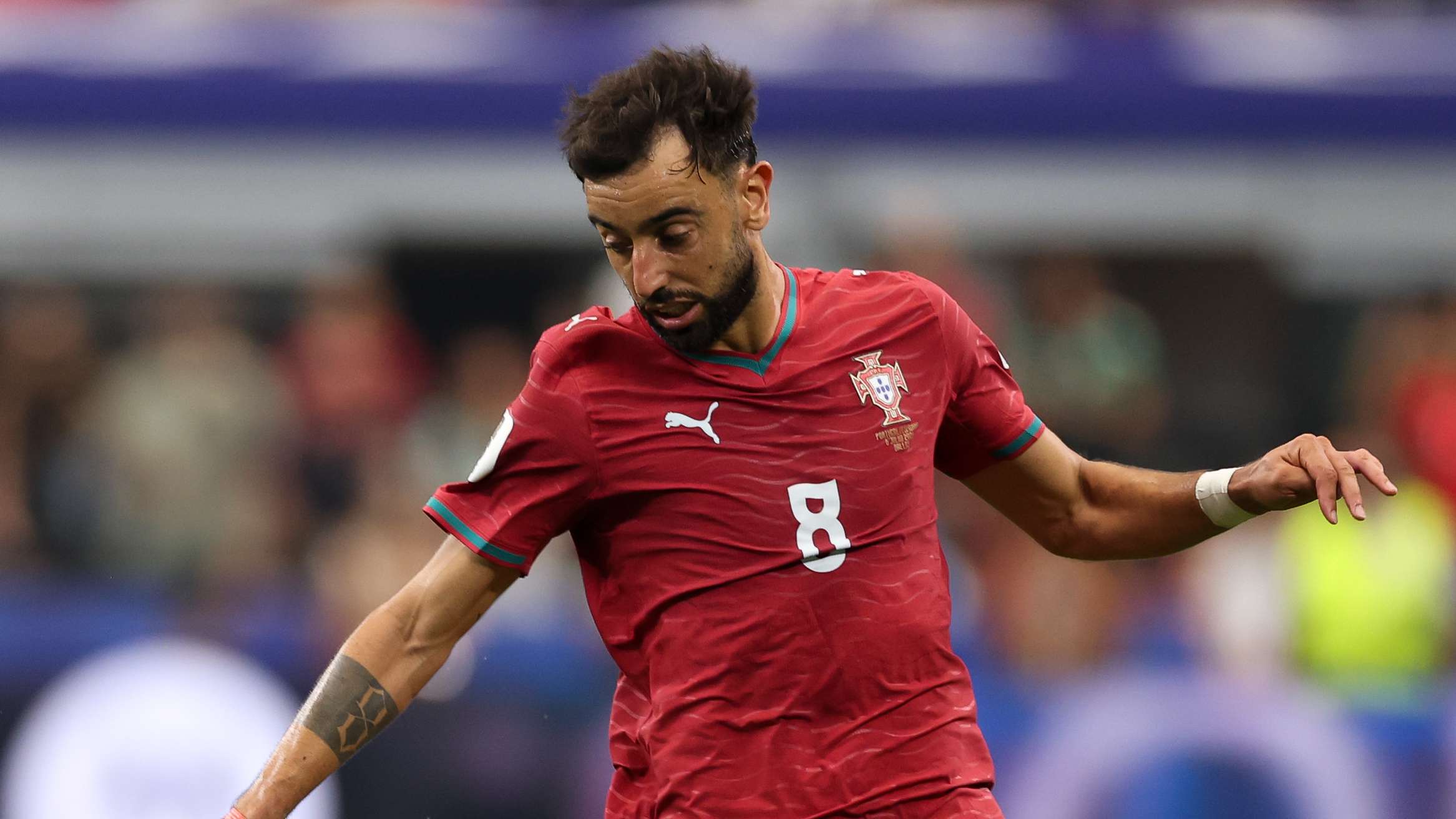 Fernandes excels in wide role as Portugal beat Wales  