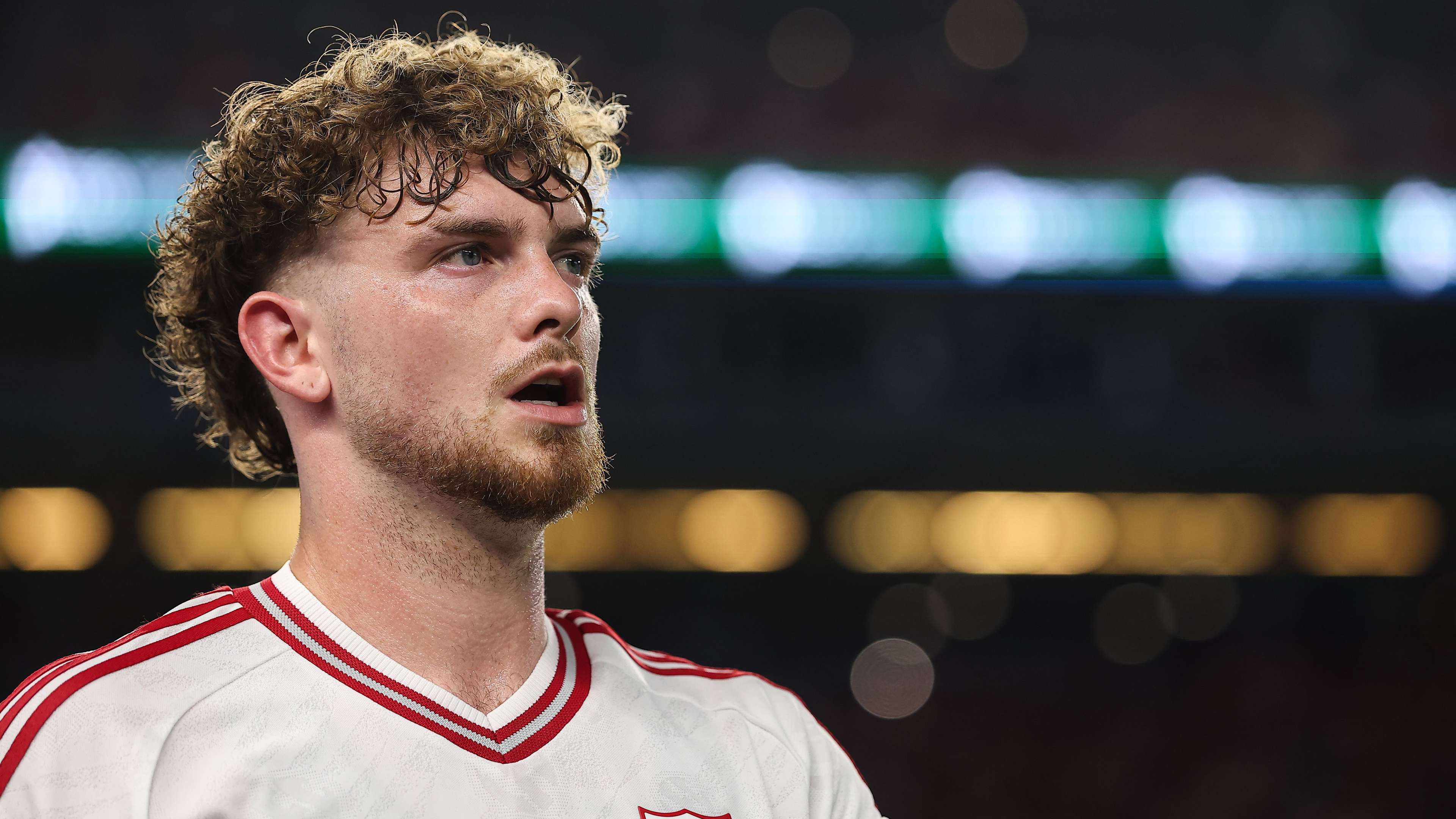 Elliott hit with 'overweight' warning as Valencia loan turns into nightmare  
