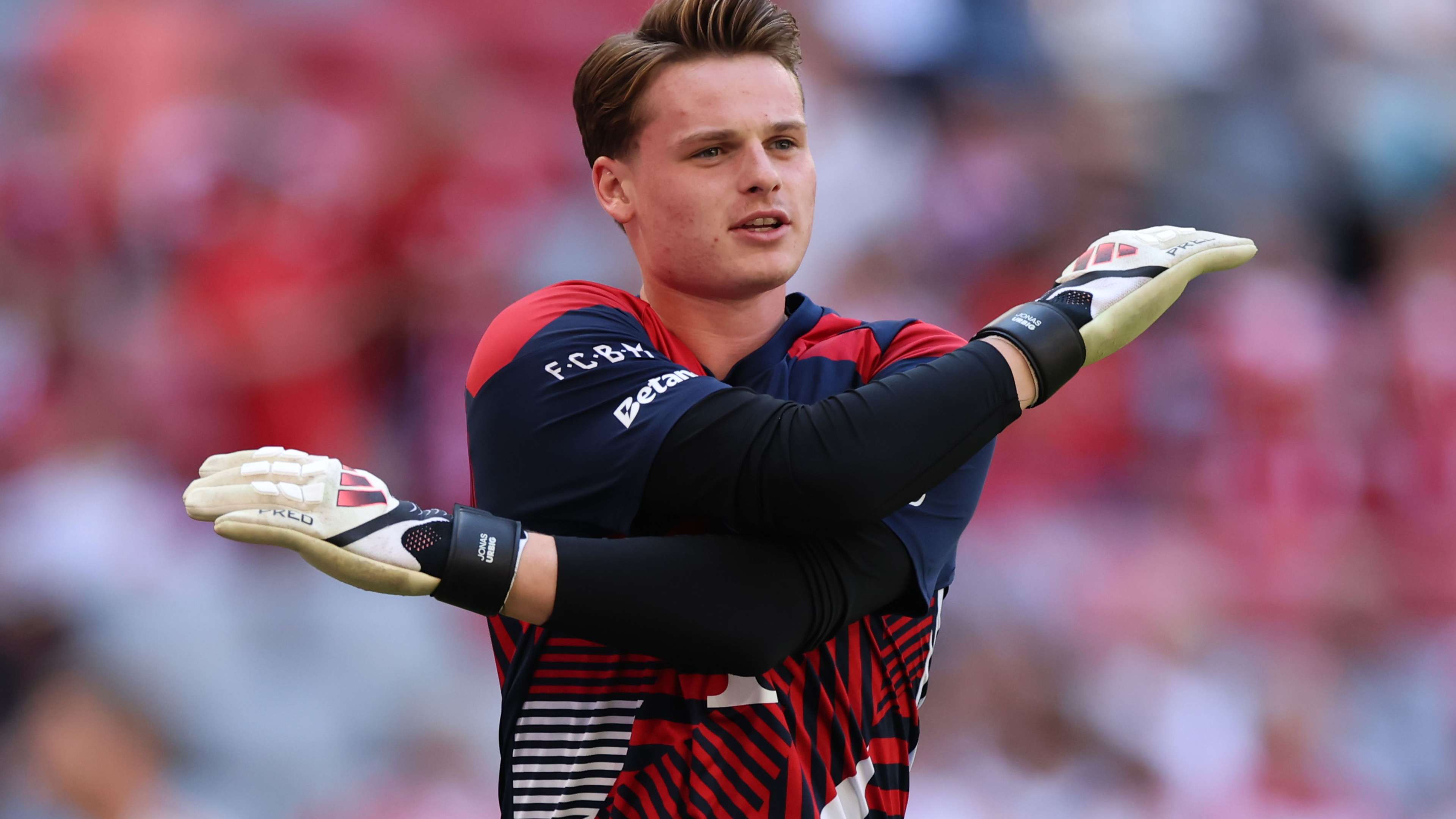 Doubts over Jonas Urbig as number one in the Germany team  
