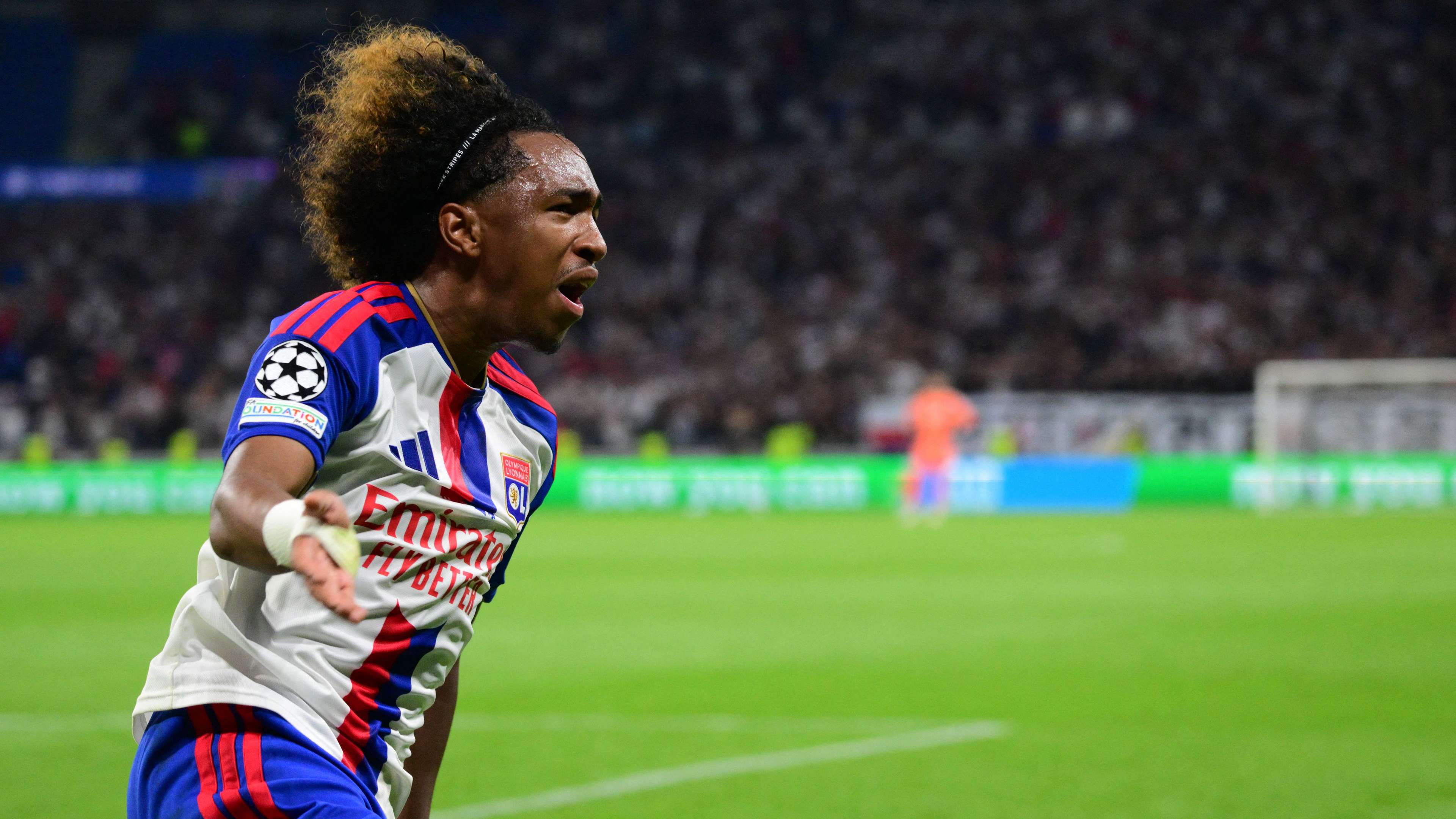 Arsenal hijacked! Sunderland swoop to beat Arteta to £30m Lyon star  