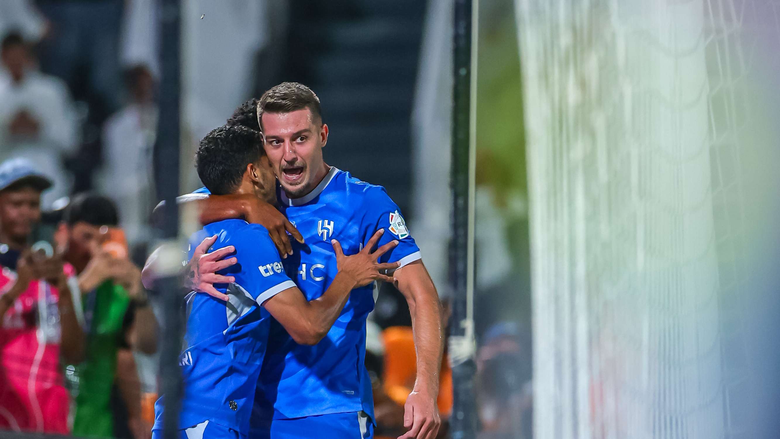 Towards Al-Ahli's golden throne: Al-Hilal shatter their record in the Roshn League  