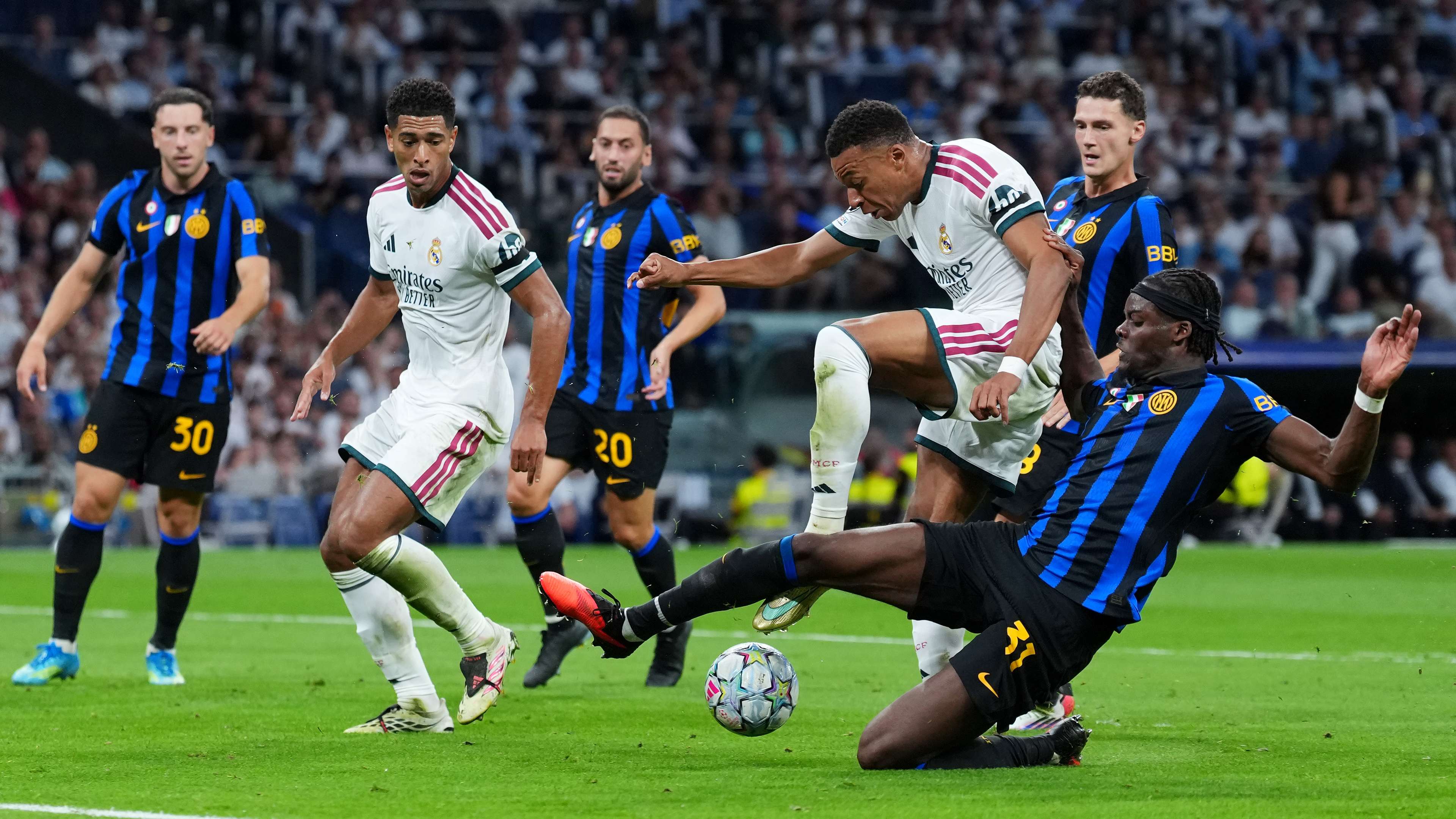 "This trio are selfish": former Barcelona star opens fire on Real Madrid  