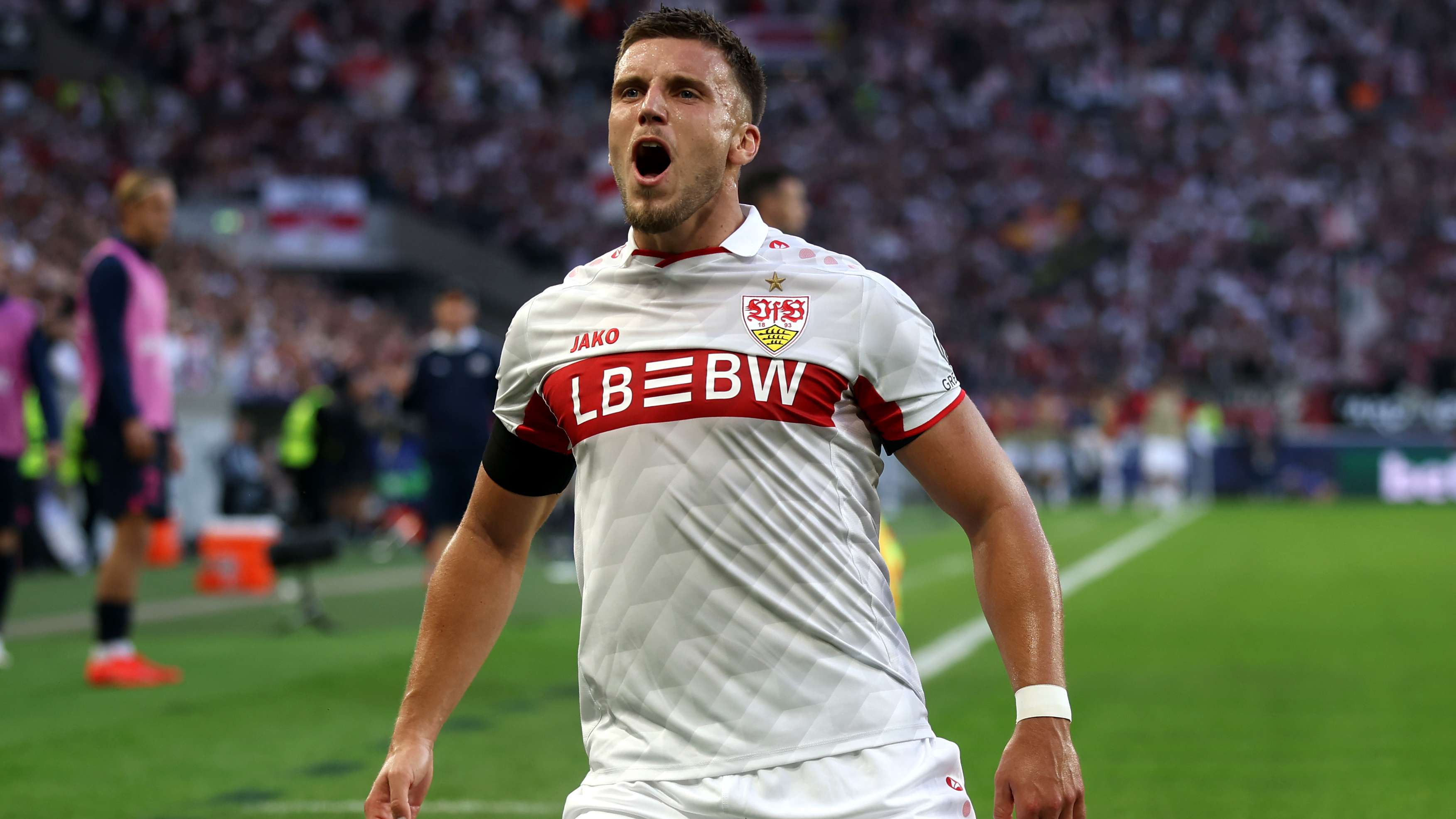 Demirovic on a scoring spree: VfB striker produces a first in the Champions League  