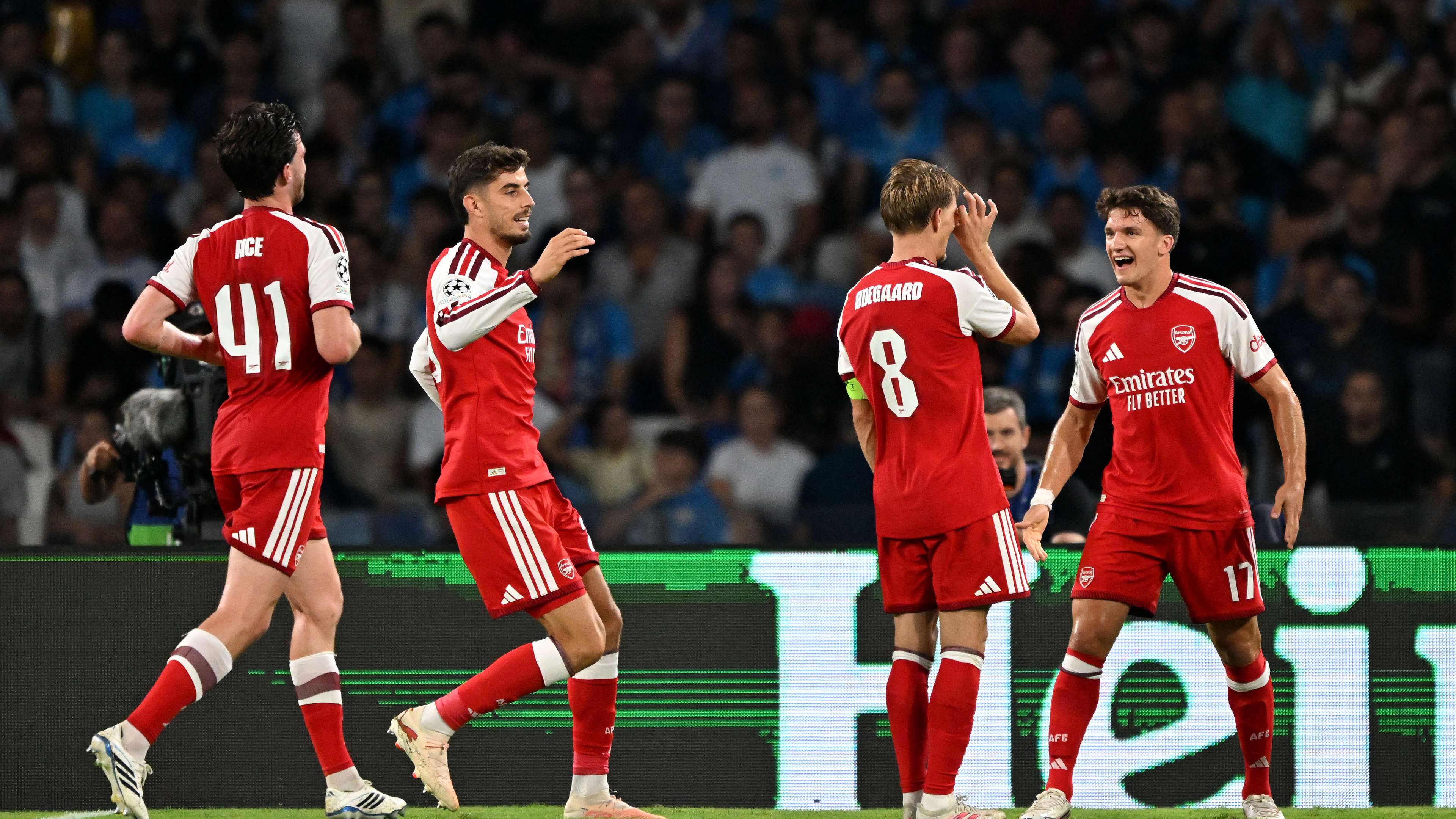 Video: With a thunderbolt from Odegaard and a record: Arsenal frustrate Napoli on their own turf  