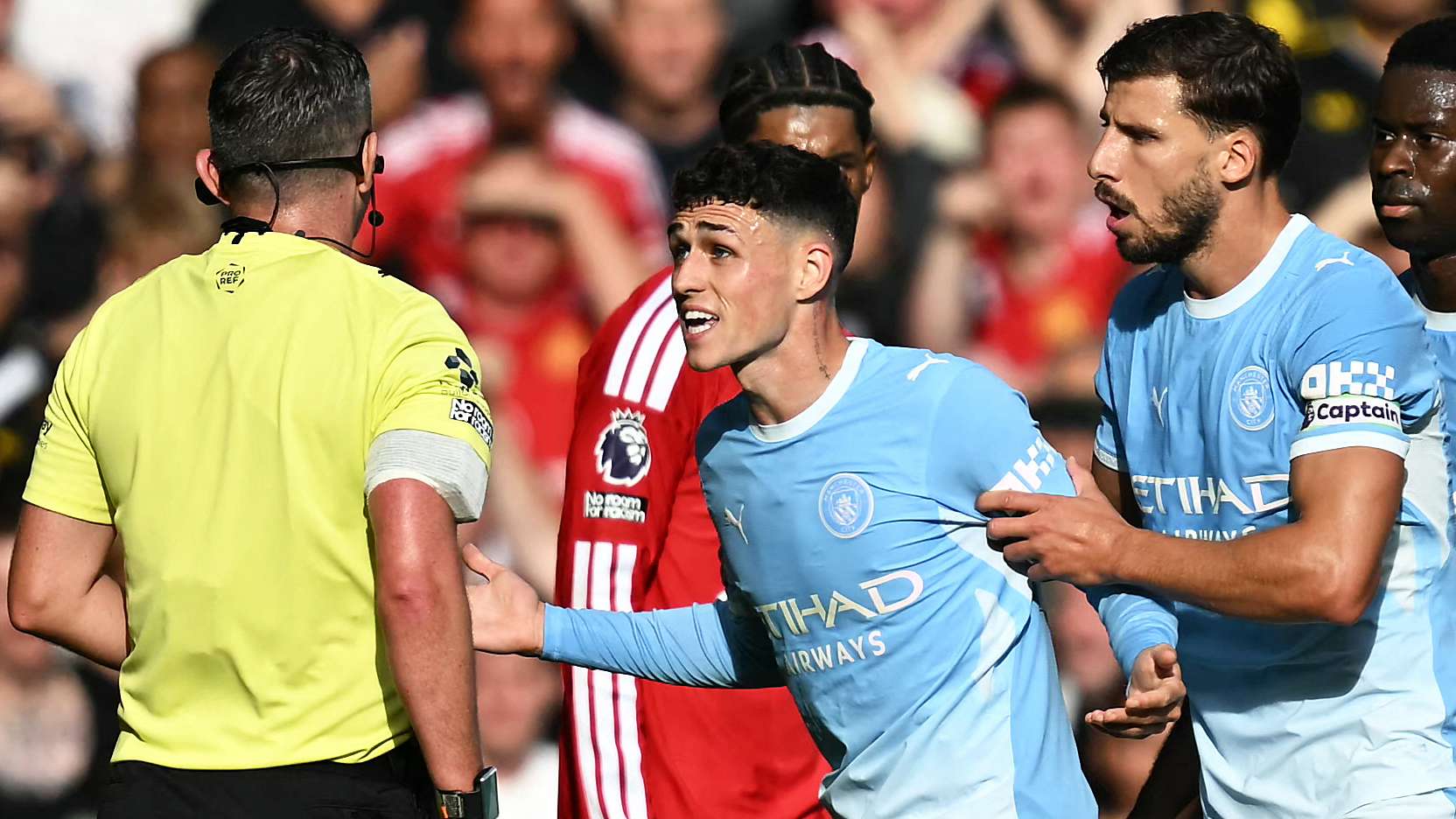 🎥| Foden trolls Man Utd fans after derby win  